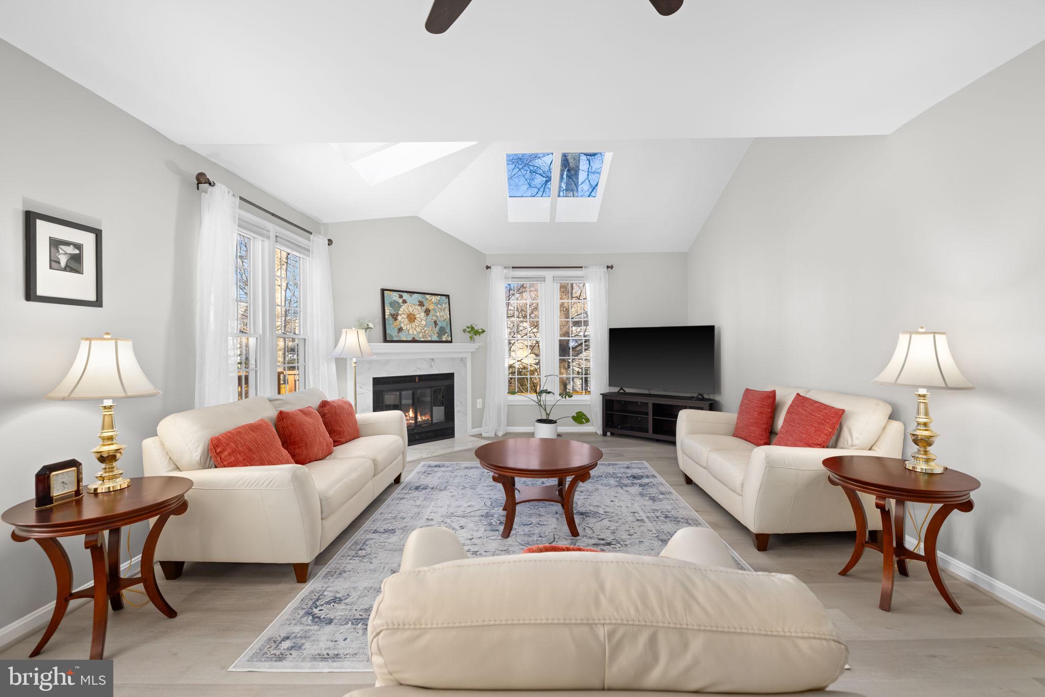 LONGWOOD KNOLLS - Residential