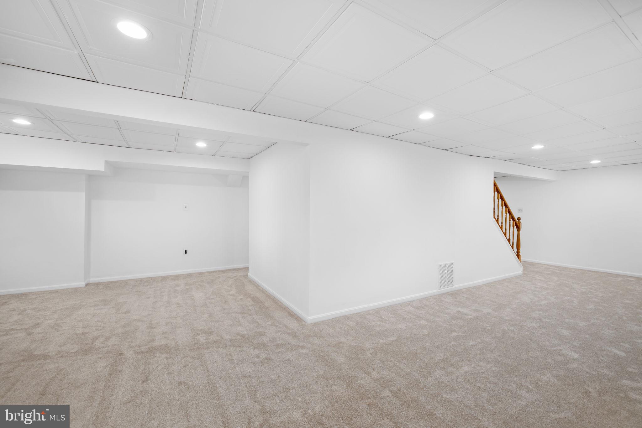 LONGWOOD KNOLLS - Residential