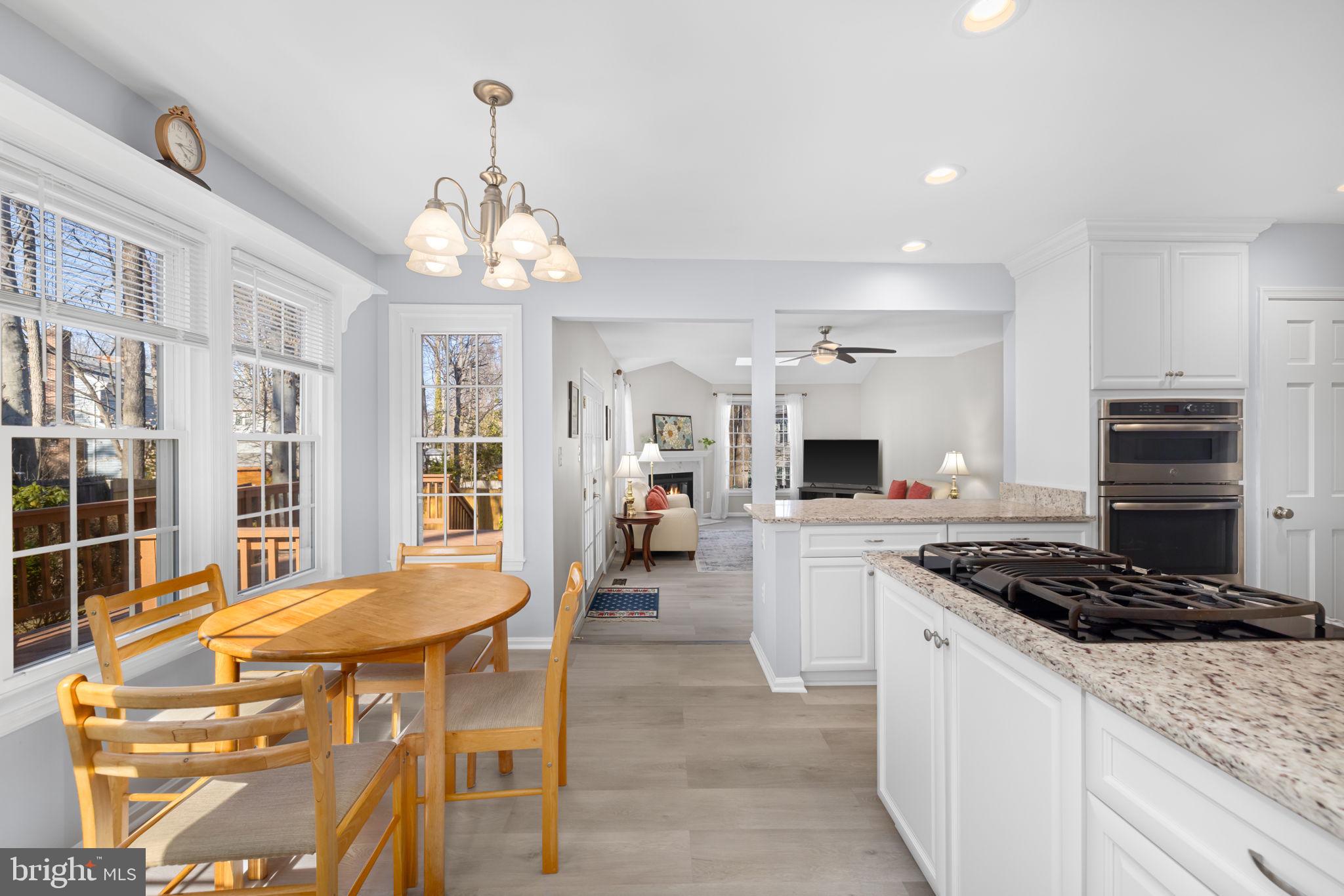 LONGWOOD KNOLLS - Residential