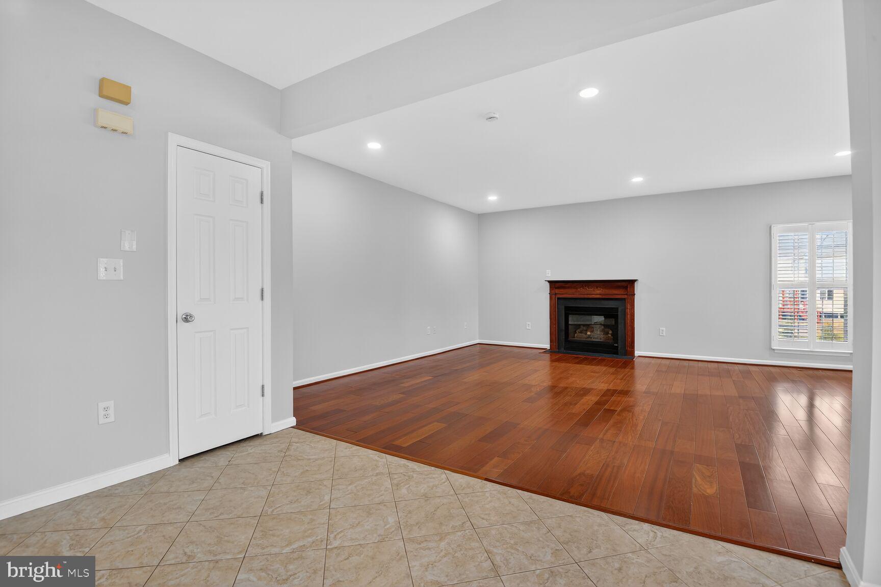 BLOOMS CROSSING - Residential