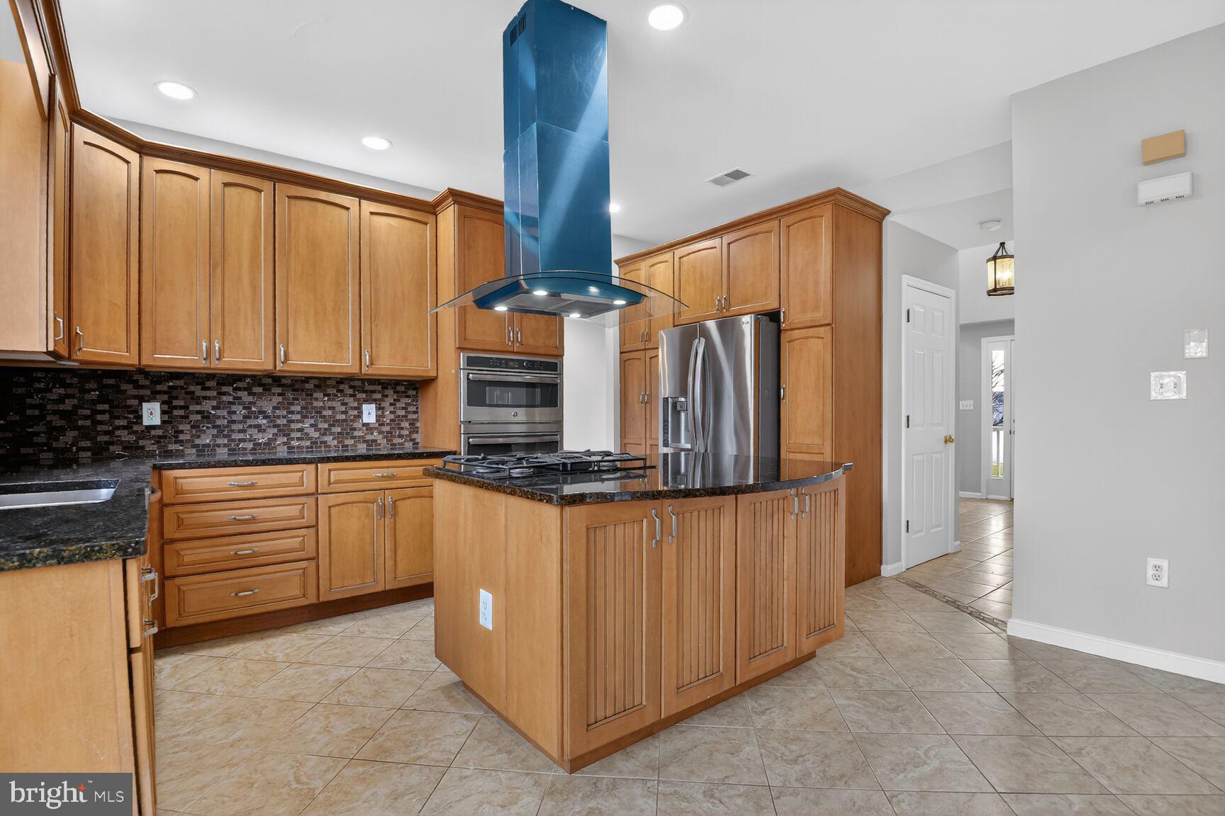 BLOOMS CROSSING - Residential