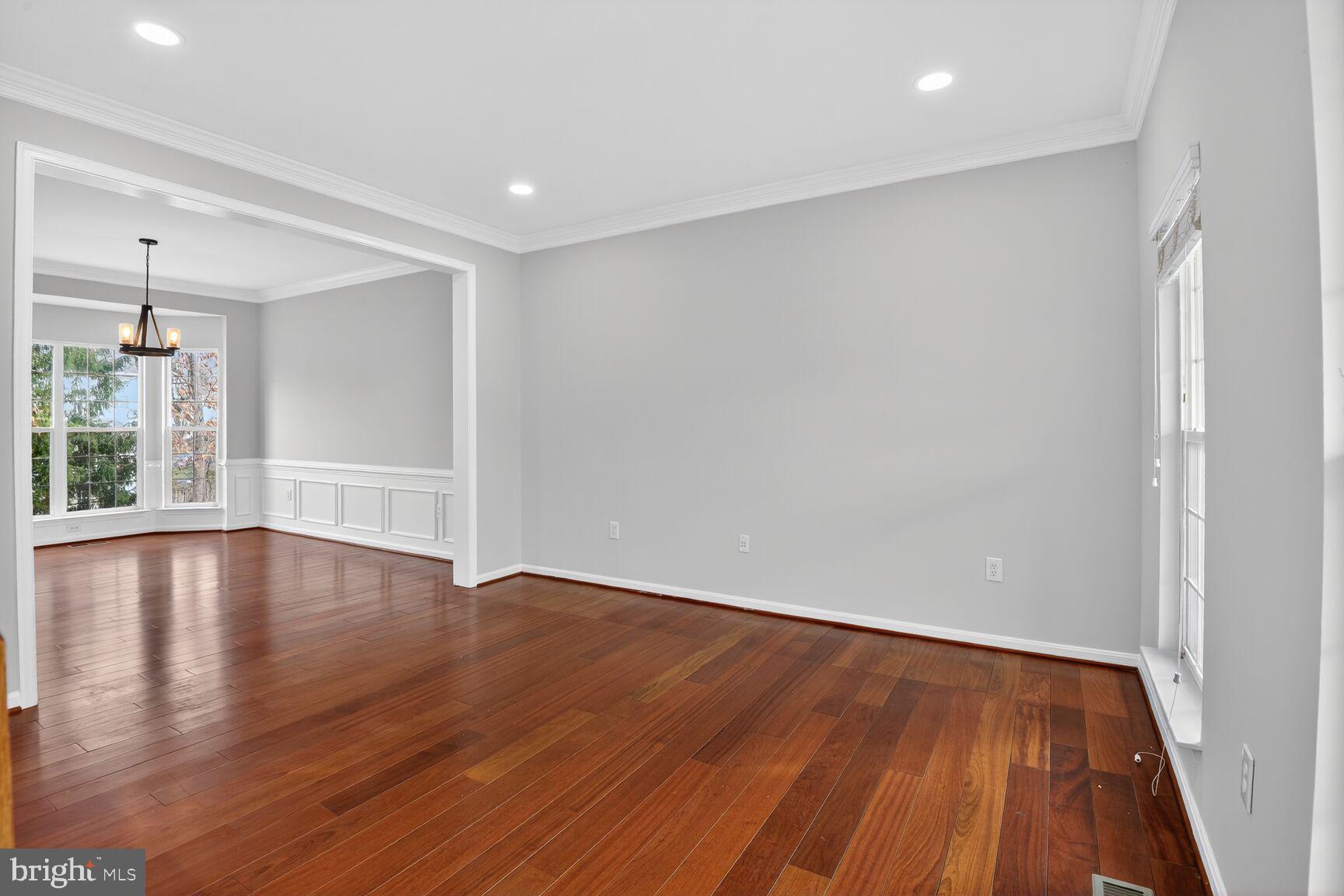 BLOOMS CROSSING - Residential