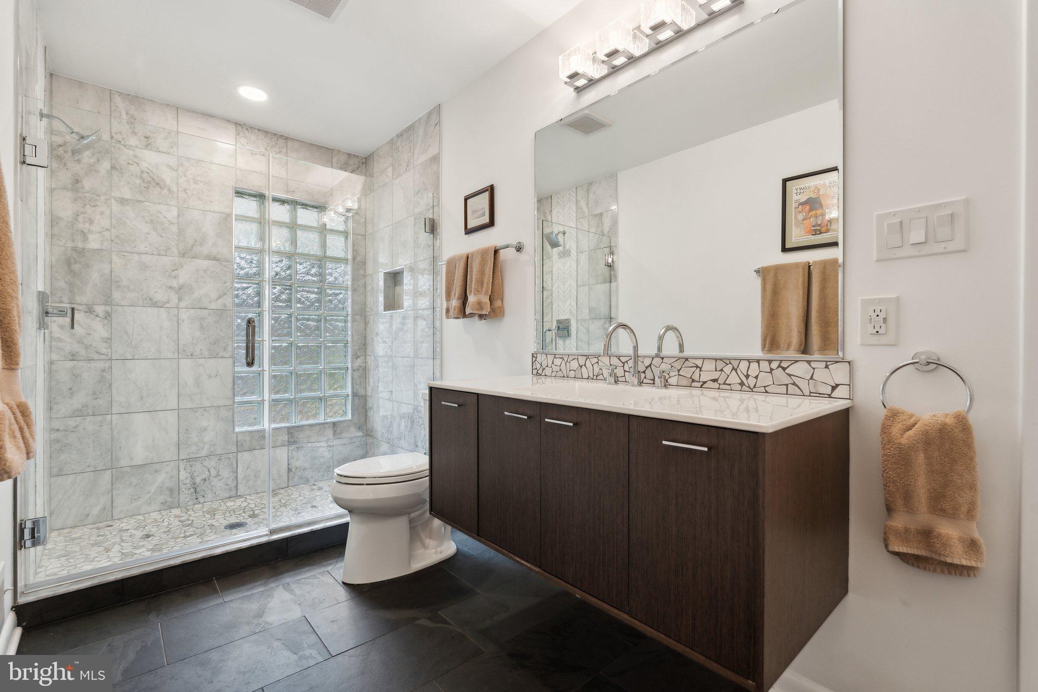 MANOR PARK - Residential