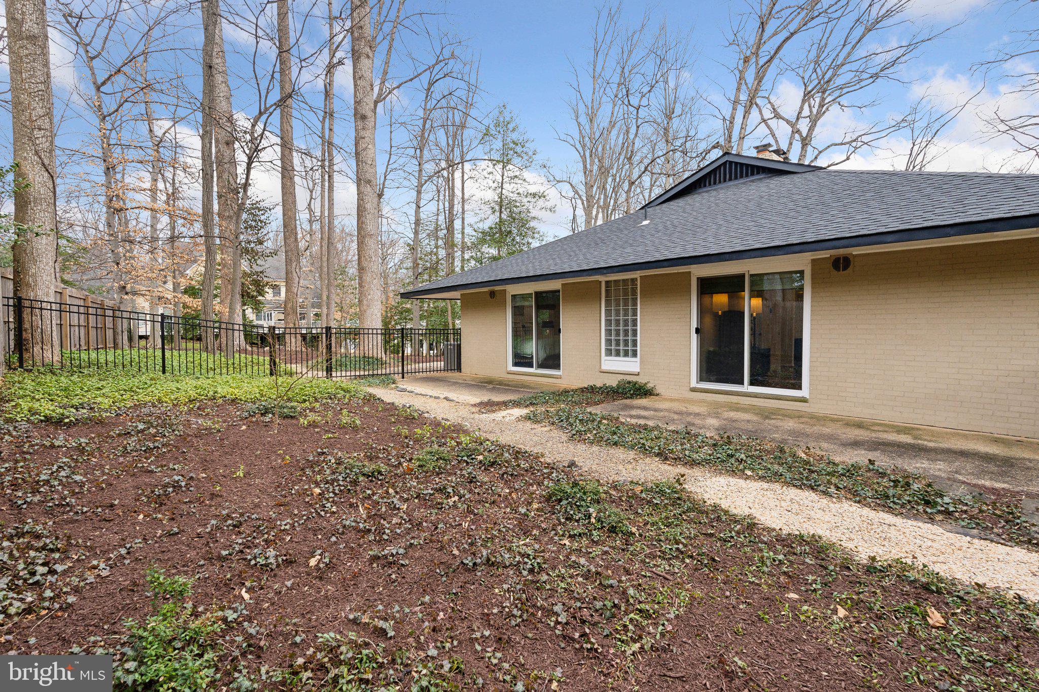 MANOR PARK - Residential