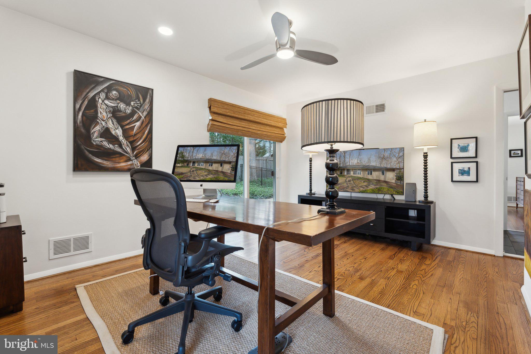 MANOR PARK - Residential