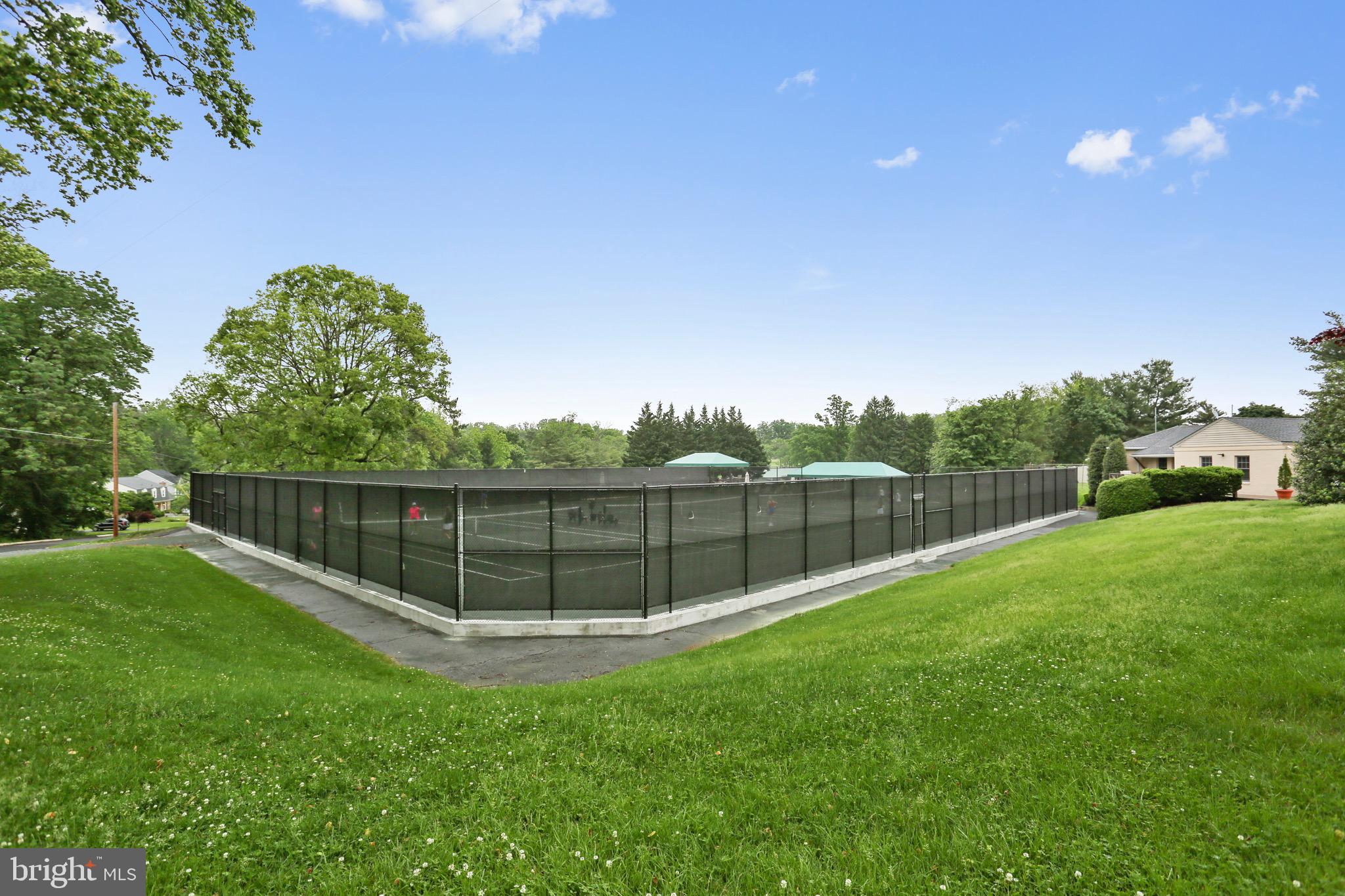 MANOR PARK - Residential