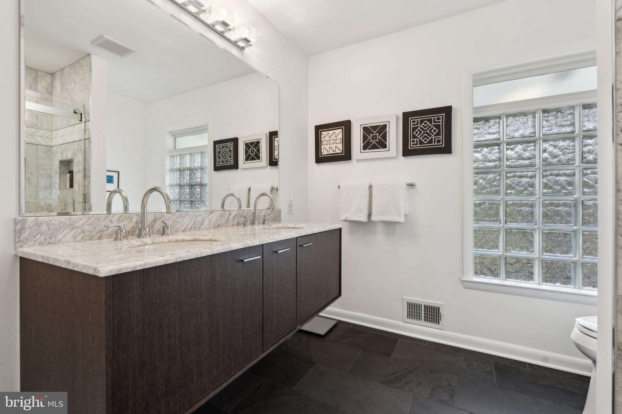 MANOR PARK - Residential