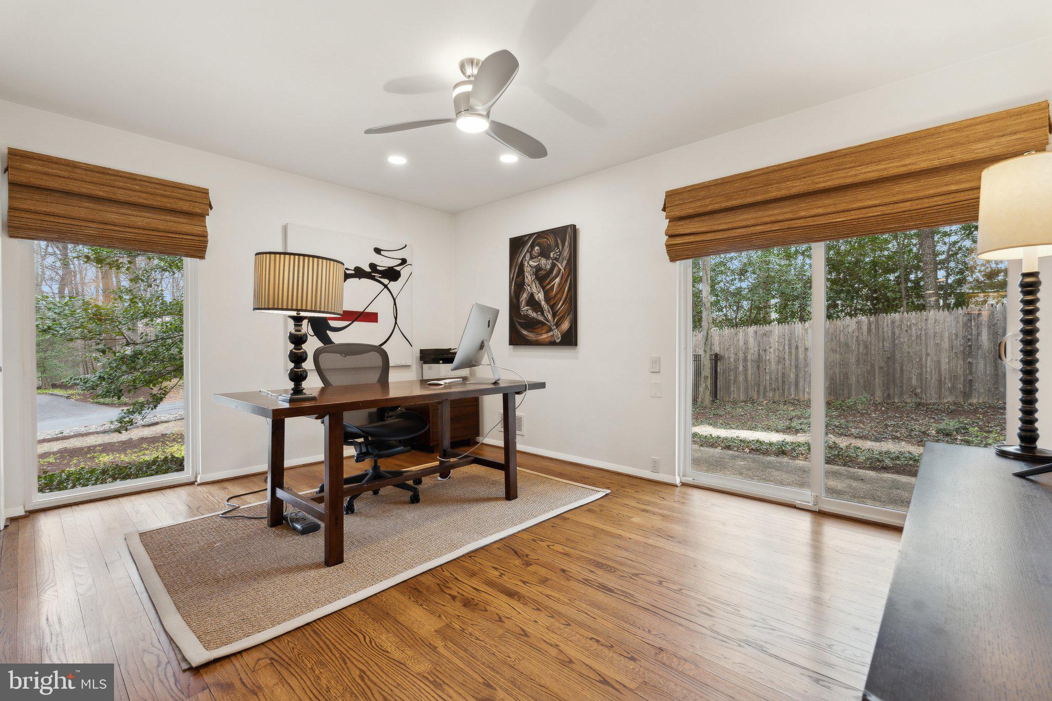 MANOR PARK - Residential