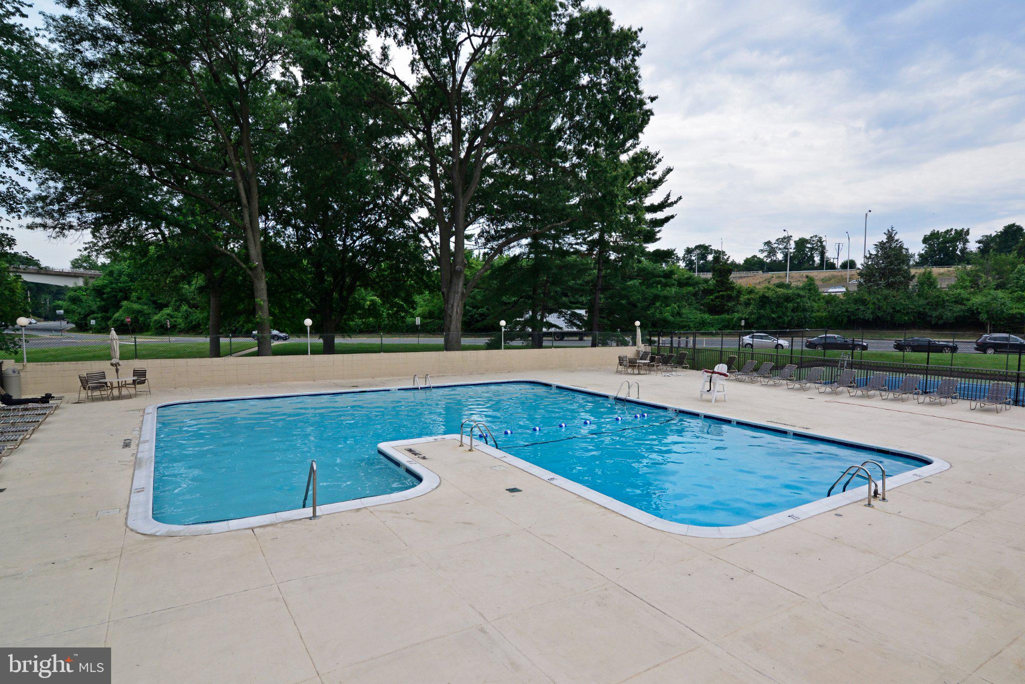 1300 ARMY NAVY DRIVE 823
