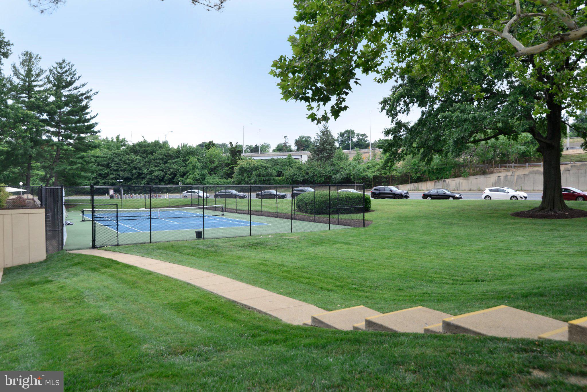 1300 ARMY NAVY DRIVE 823