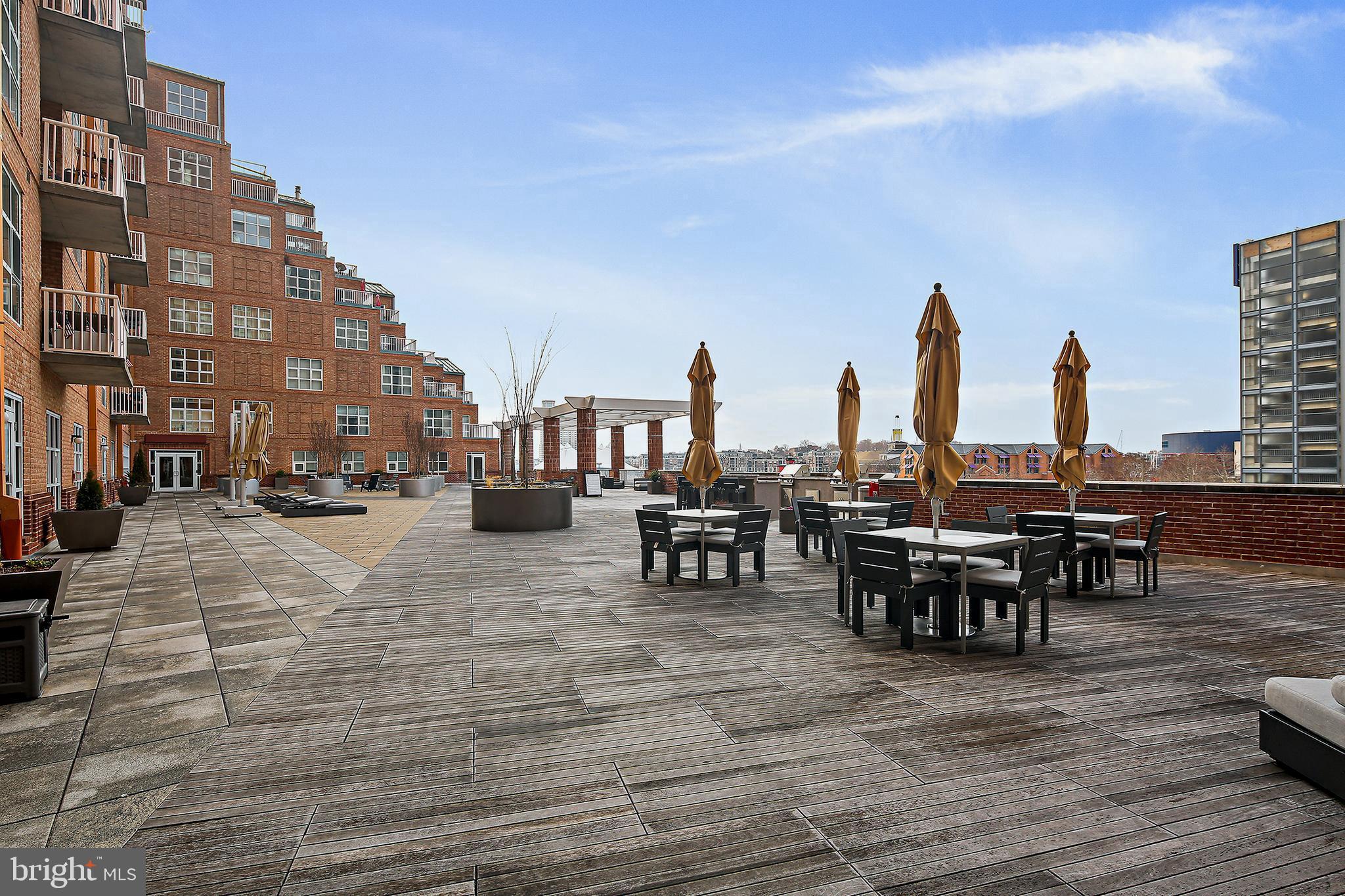 SCARLETT PLACE - Residential