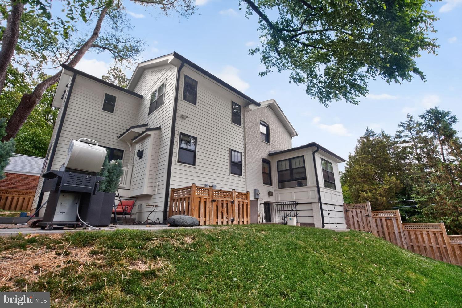 MILBURN TERRACE - Residential
