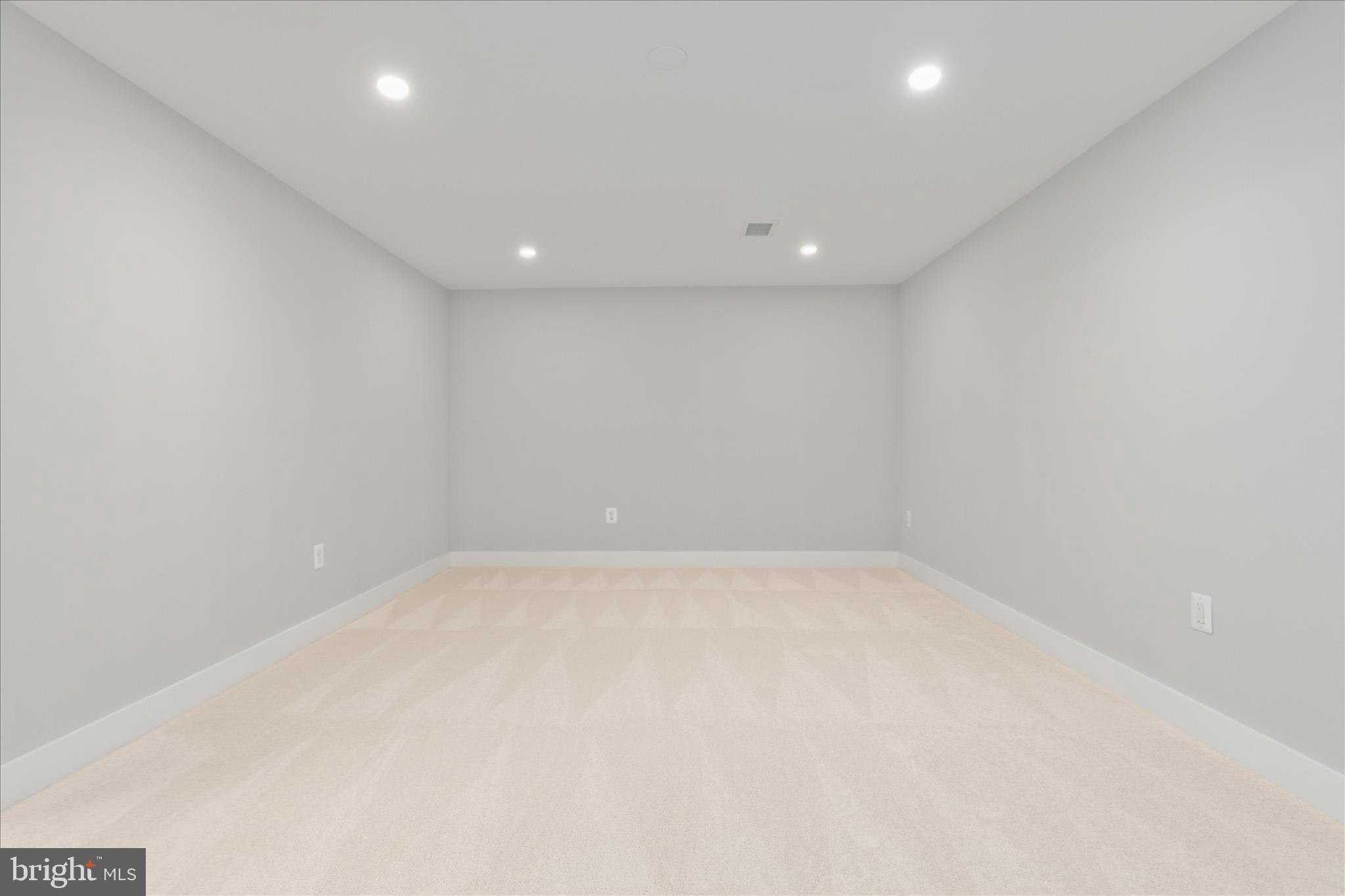 HOLMES RUN WOODS WEST - Residential