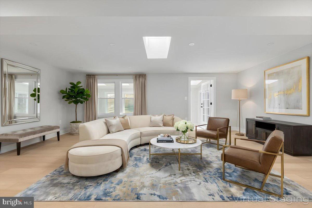 HOLMES RUN WOODS WEST - Residential