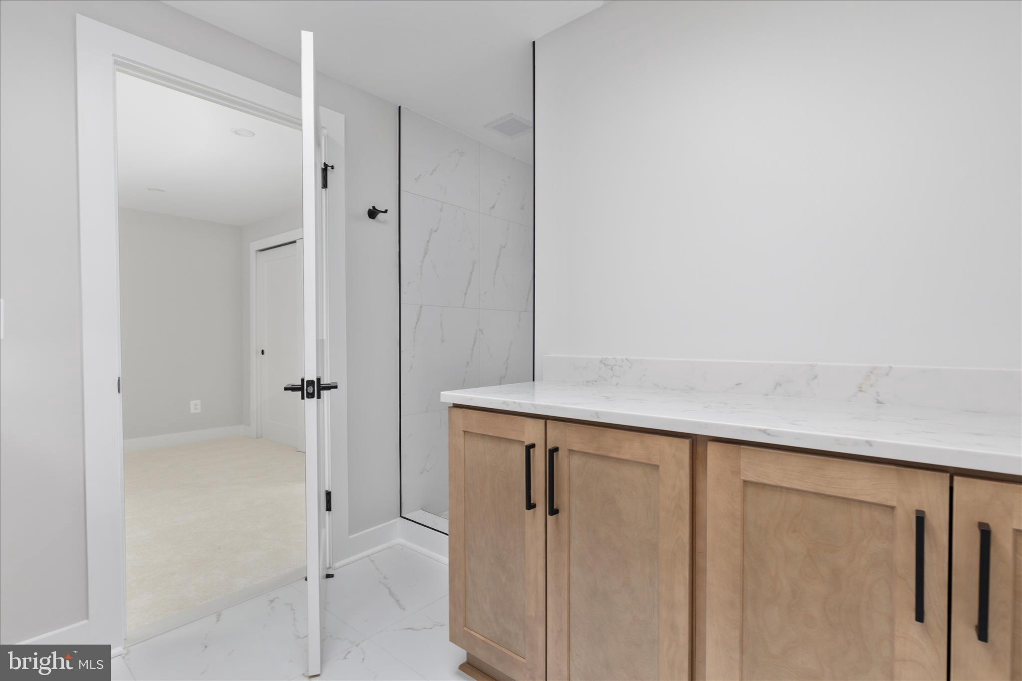 HOLMES RUN WOODS WEST - Residential