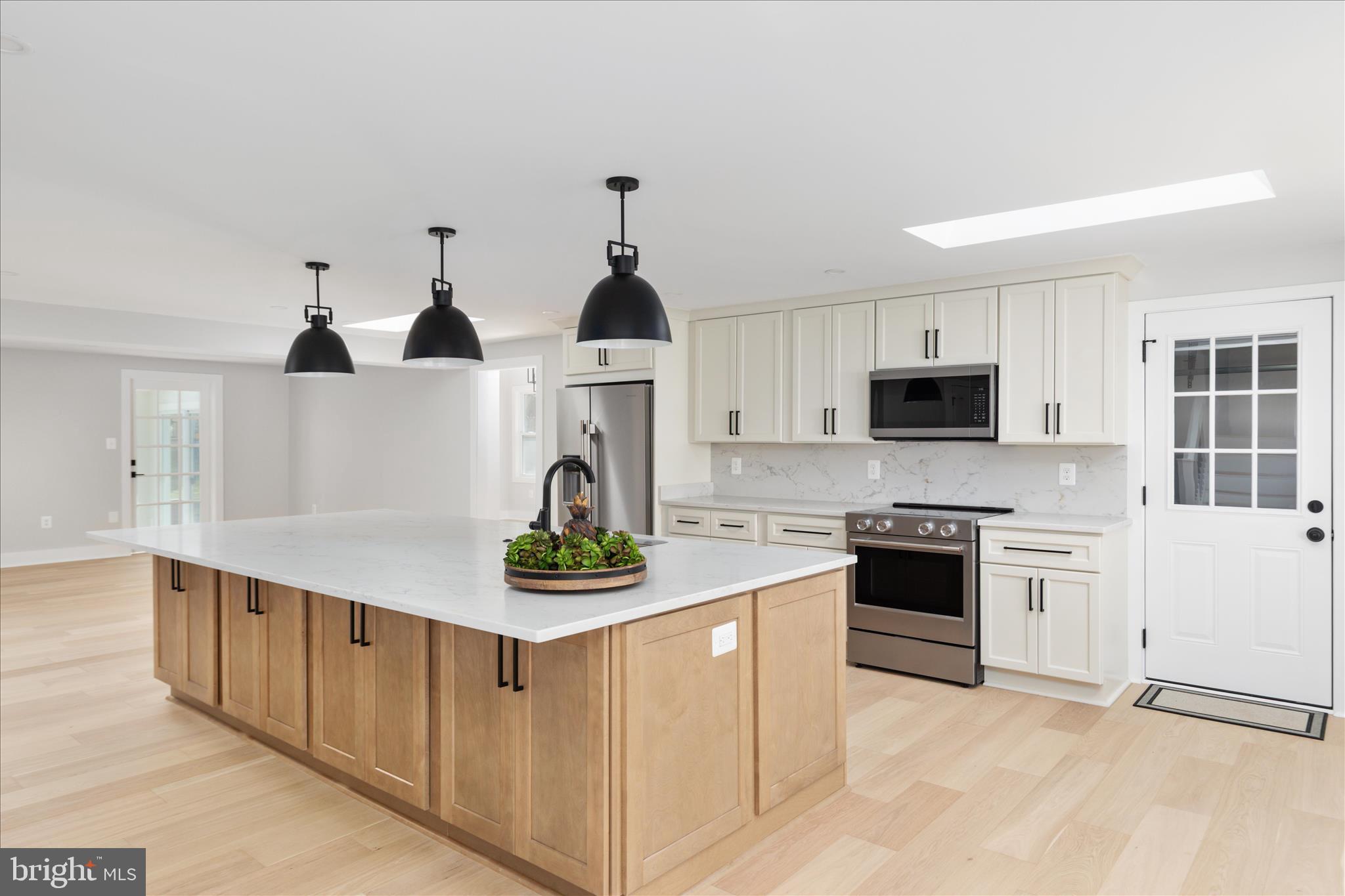 HOLMES RUN WOODS WEST - Residential