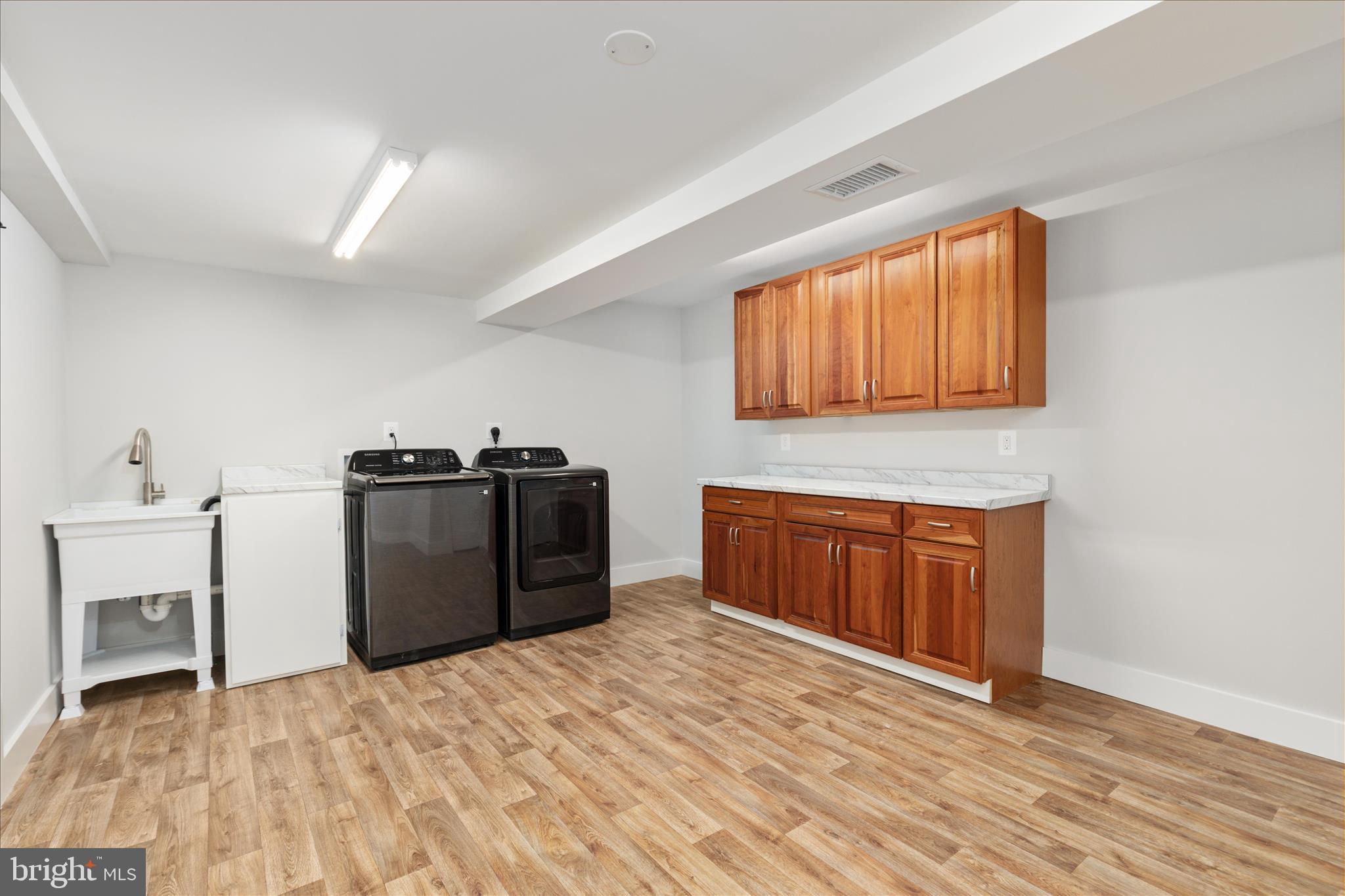 HOLMES RUN WOODS WEST - Residential