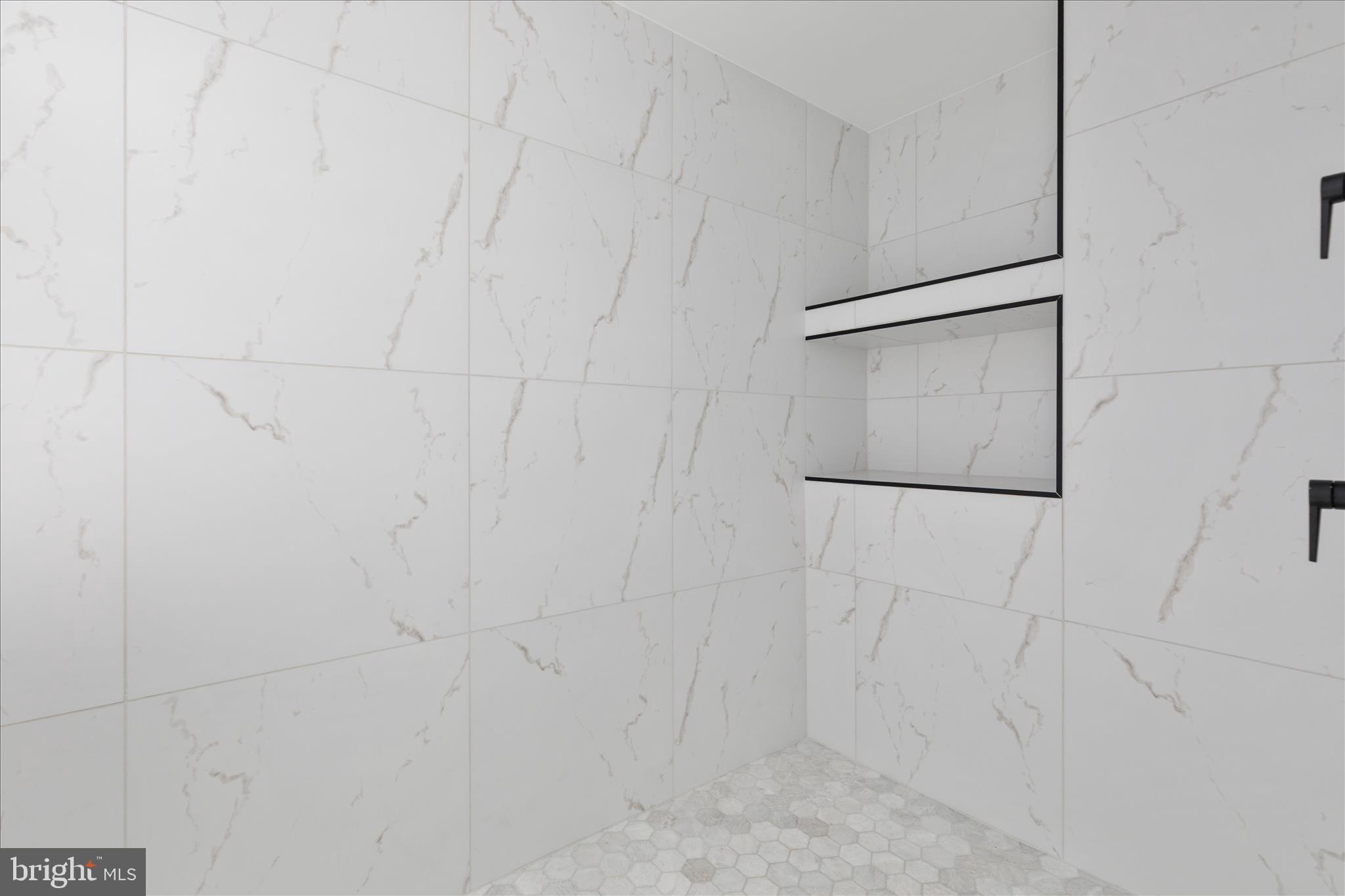 HOLMES RUN WOODS WEST - Residential