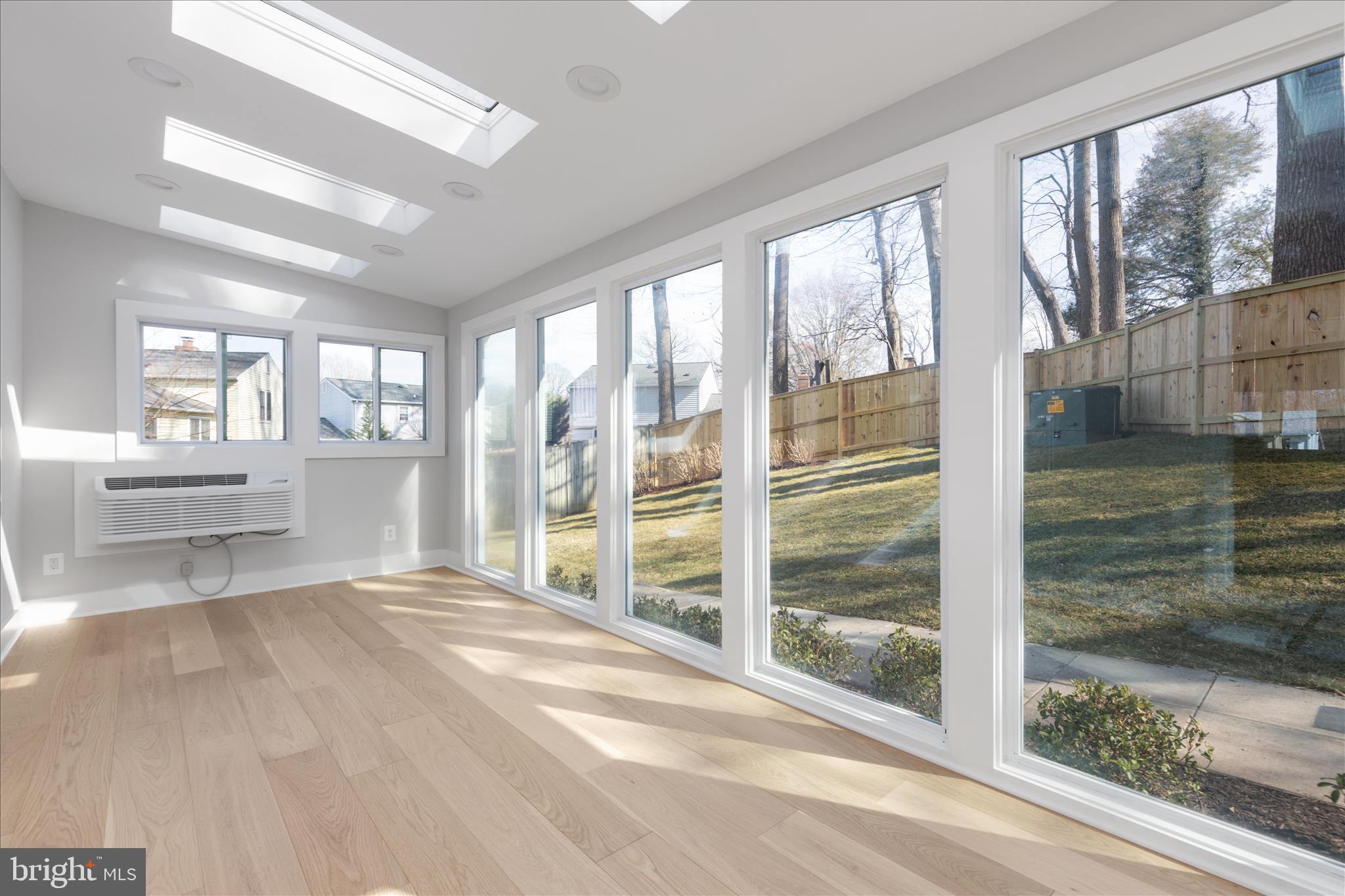 HOLMES RUN WOODS WEST - Residential