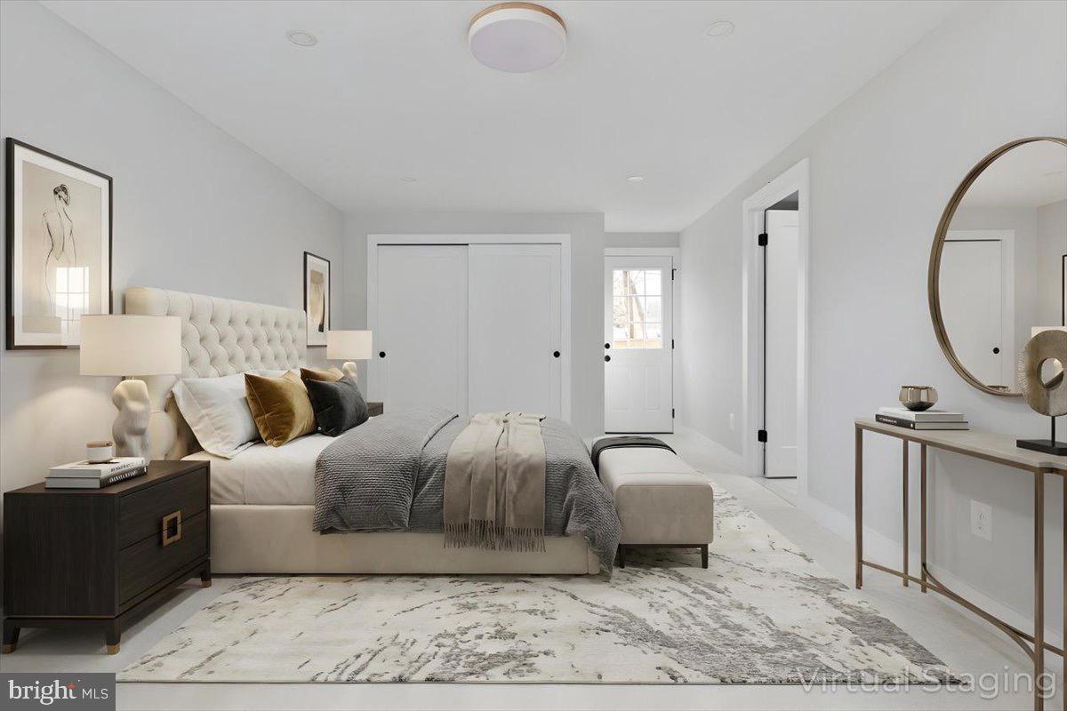 HOLMES RUN WOODS WEST - Residential