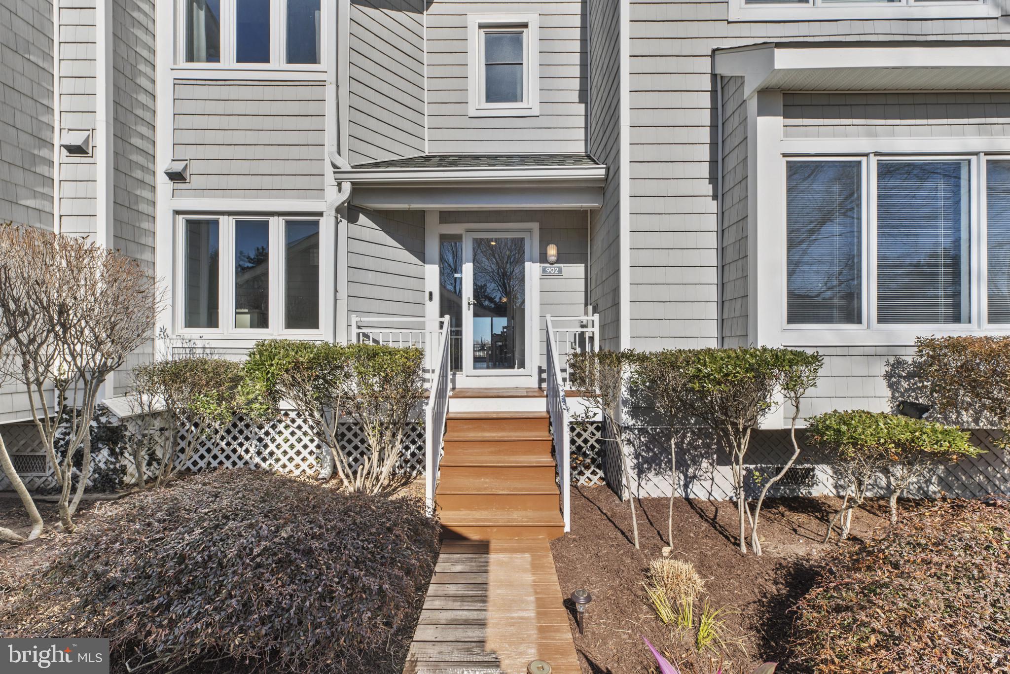 902 OYSTER COVE DRIVE