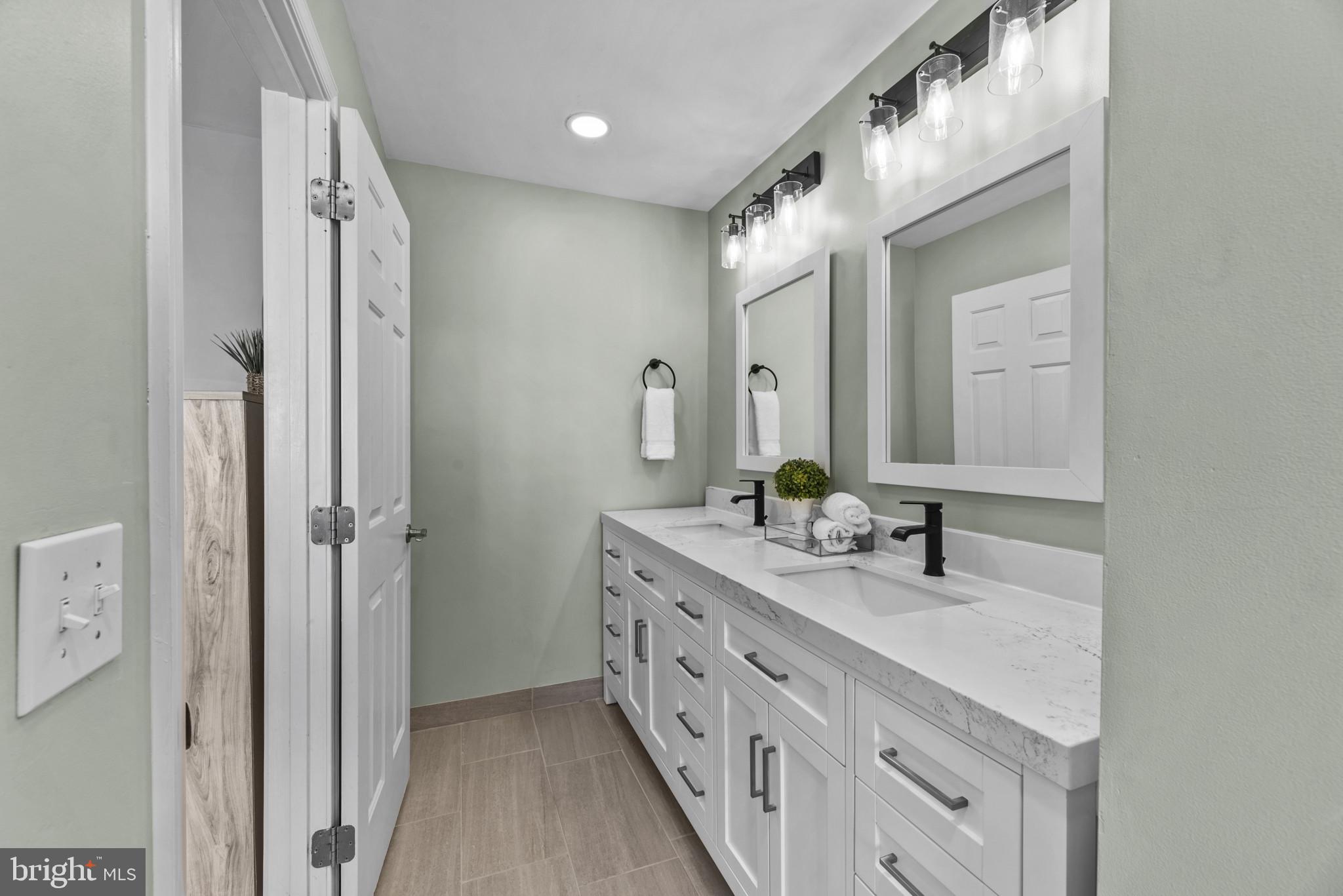 OYSTER COVE - Residential