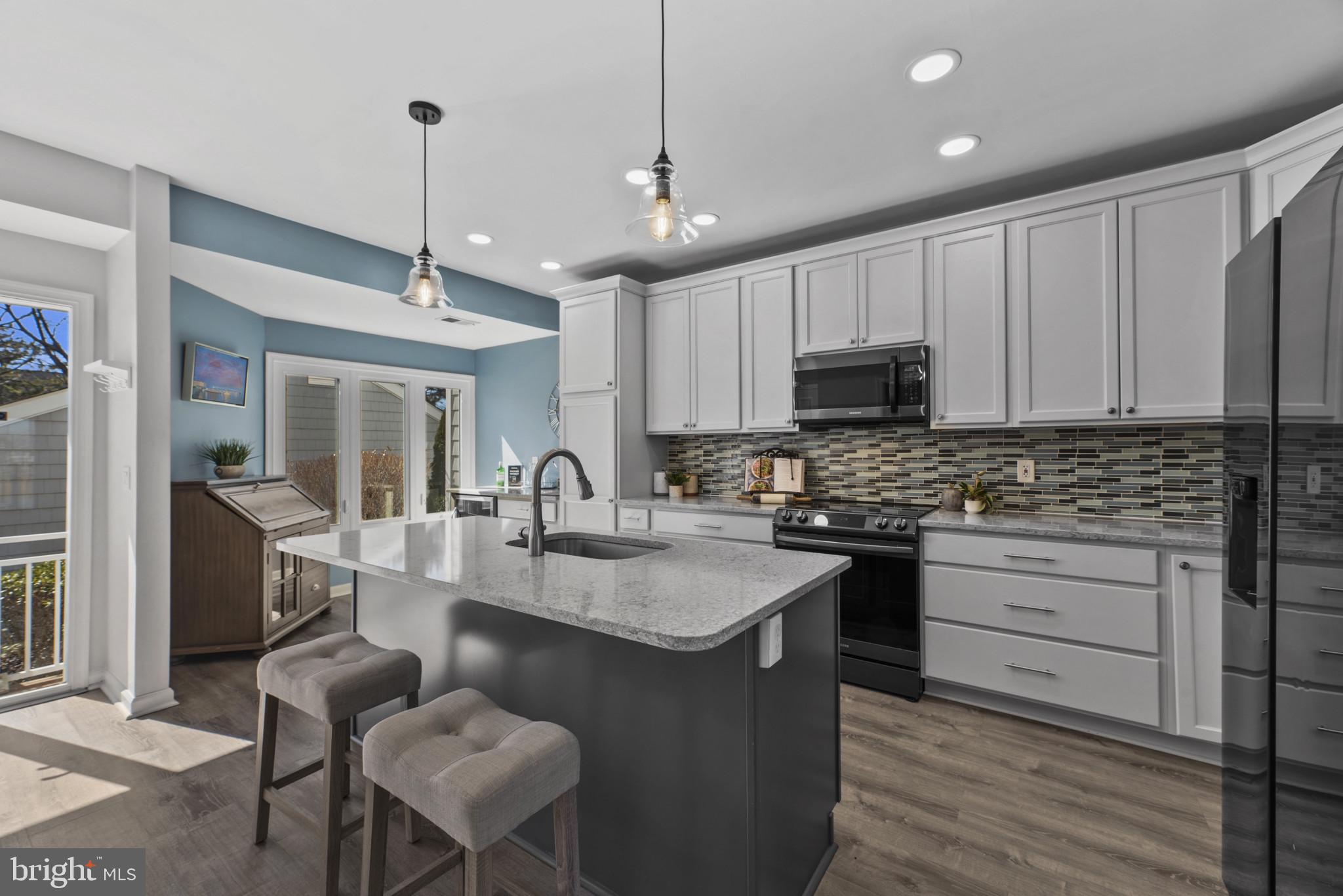 OYSTER COVE - Residential