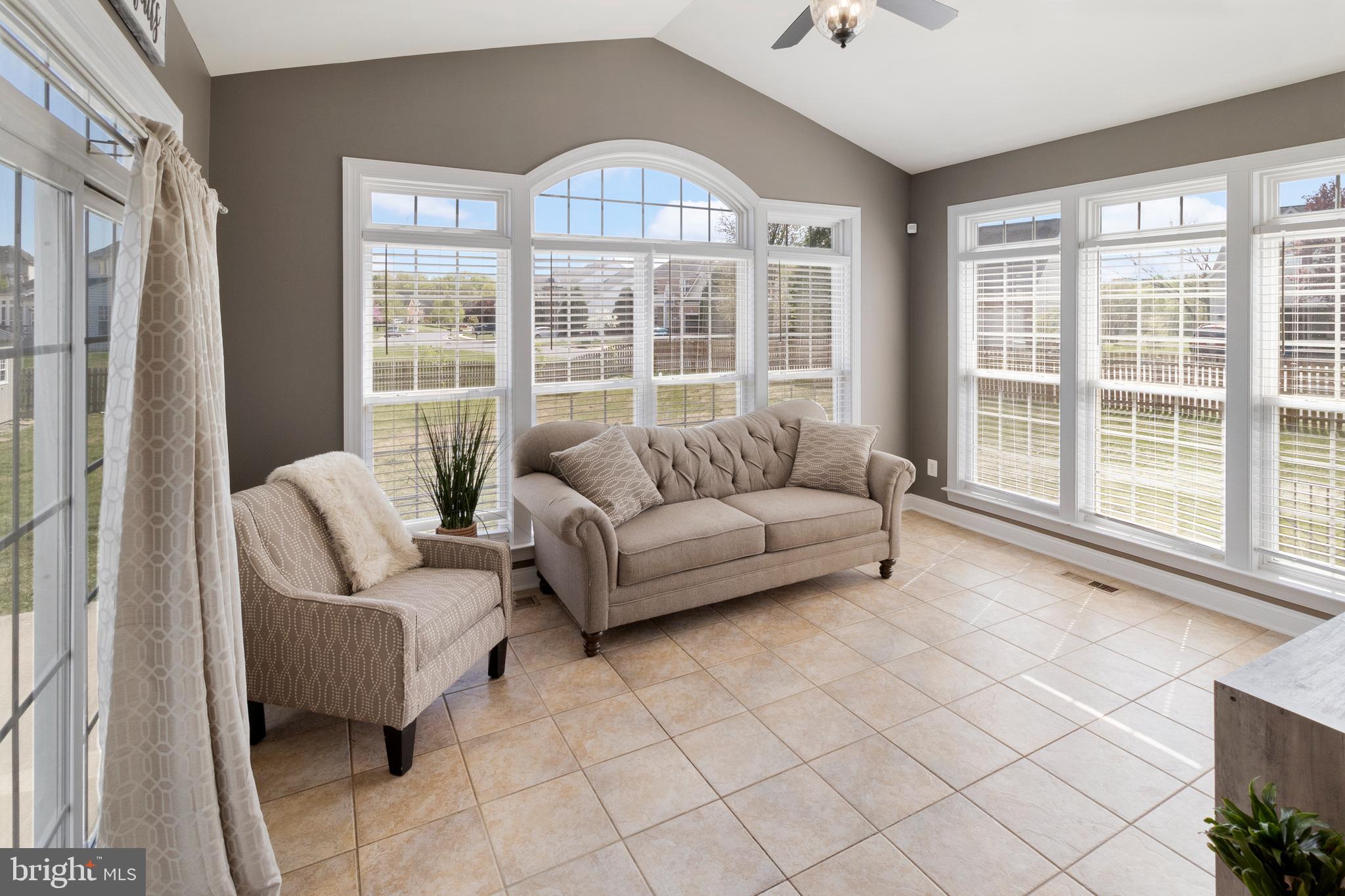 ARCHERS ROCK - Residential