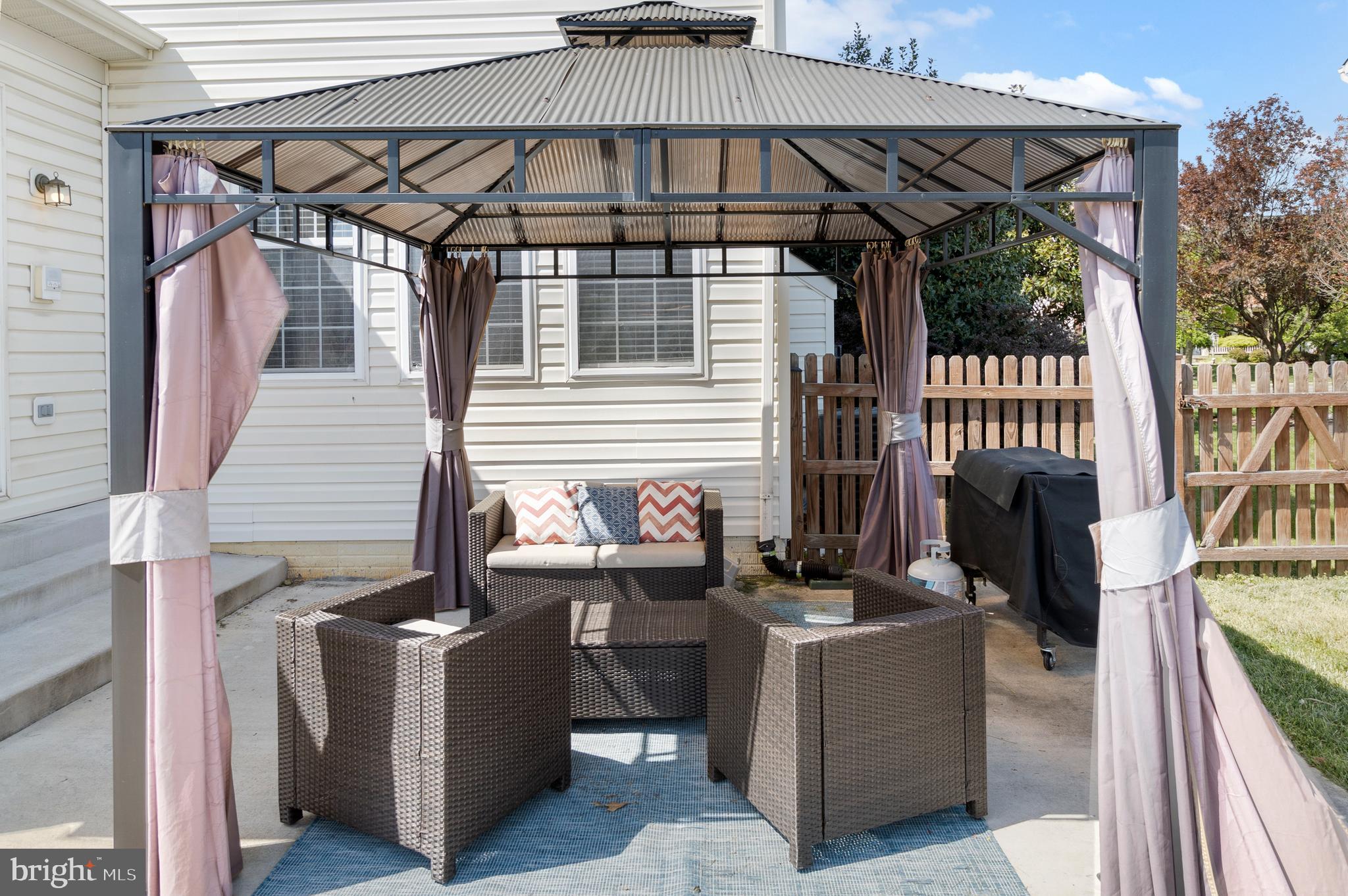 ARCHERS ROCK - Residential