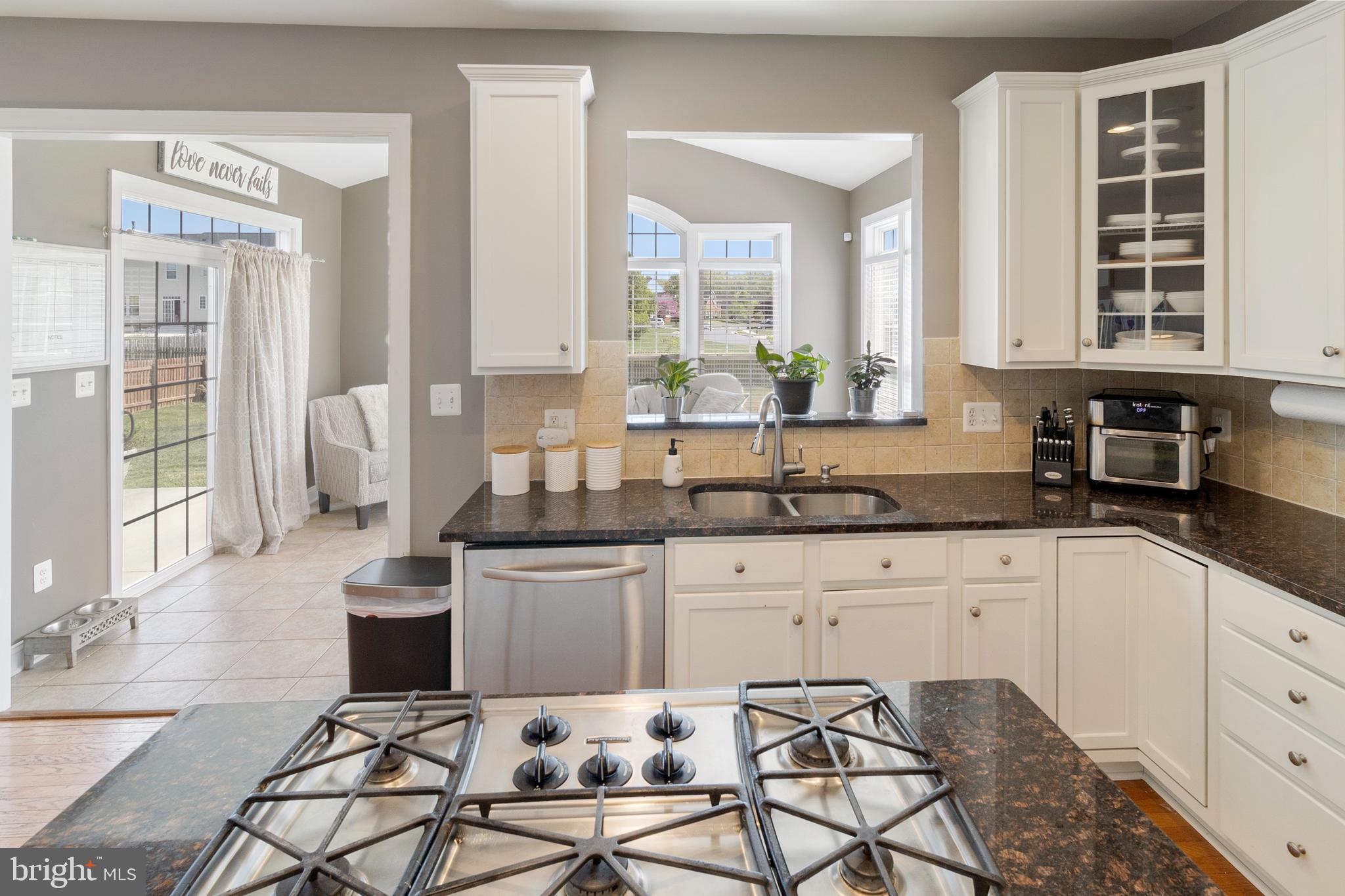 ARCHERS ROCK - Residential