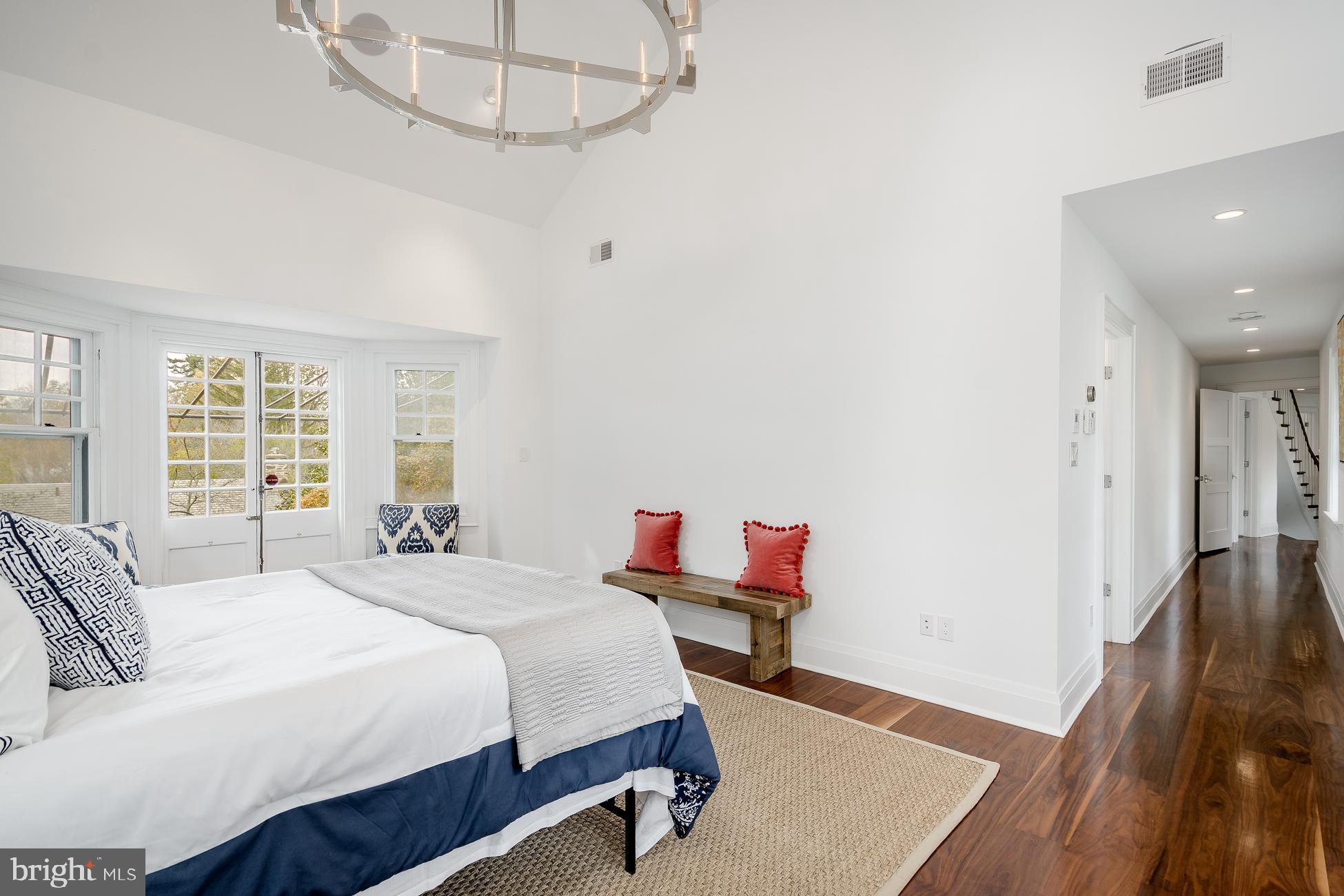 CHESTNUT HILL - Residential