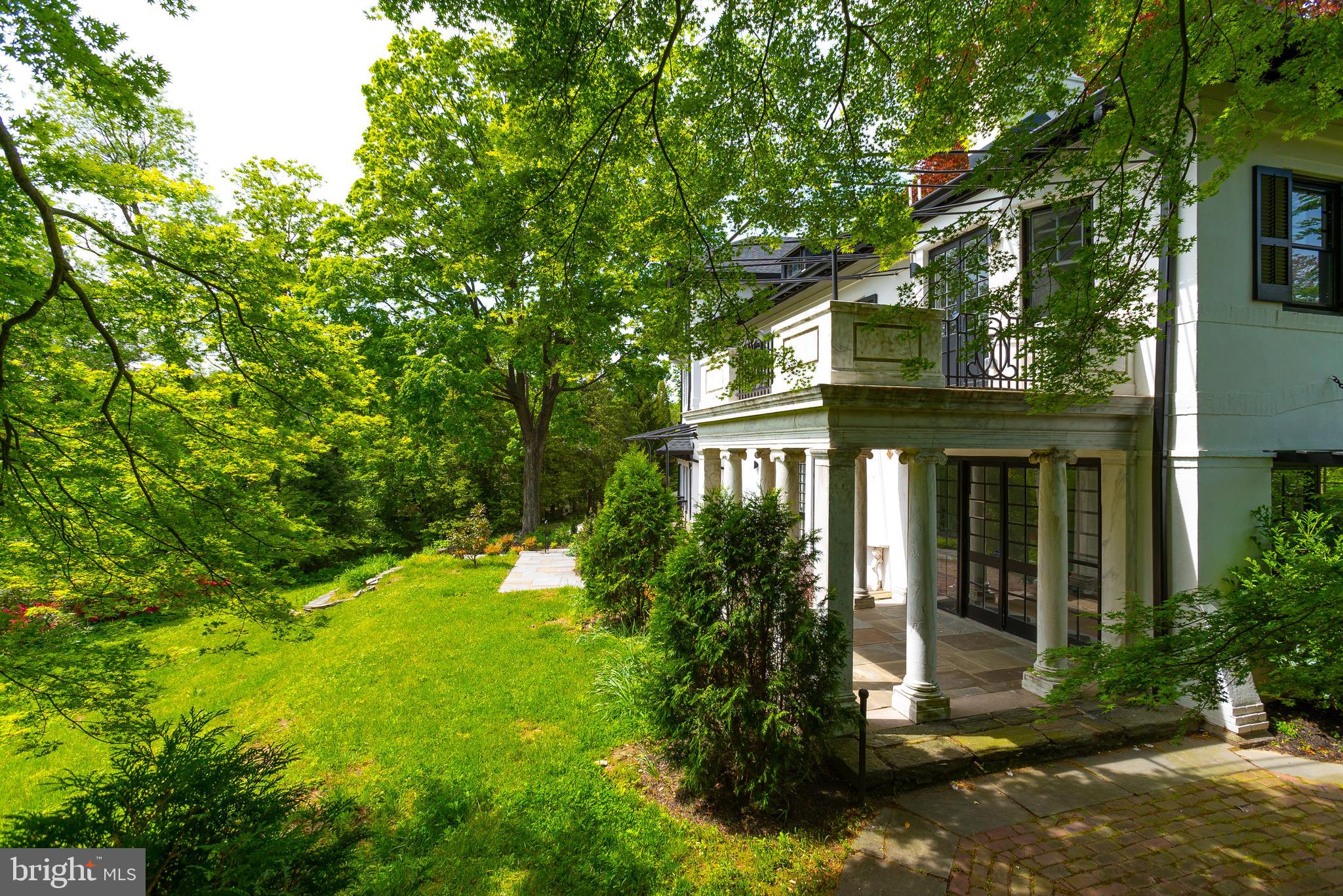 CHESTNUT HILL - Residential