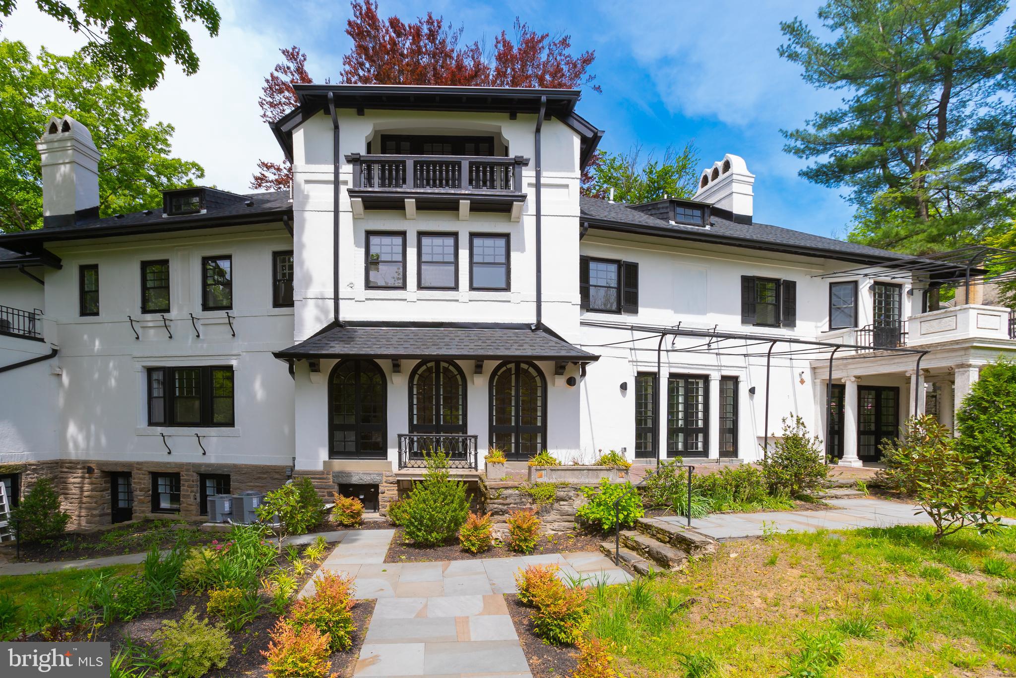 CHESTNUT HILL - Residential