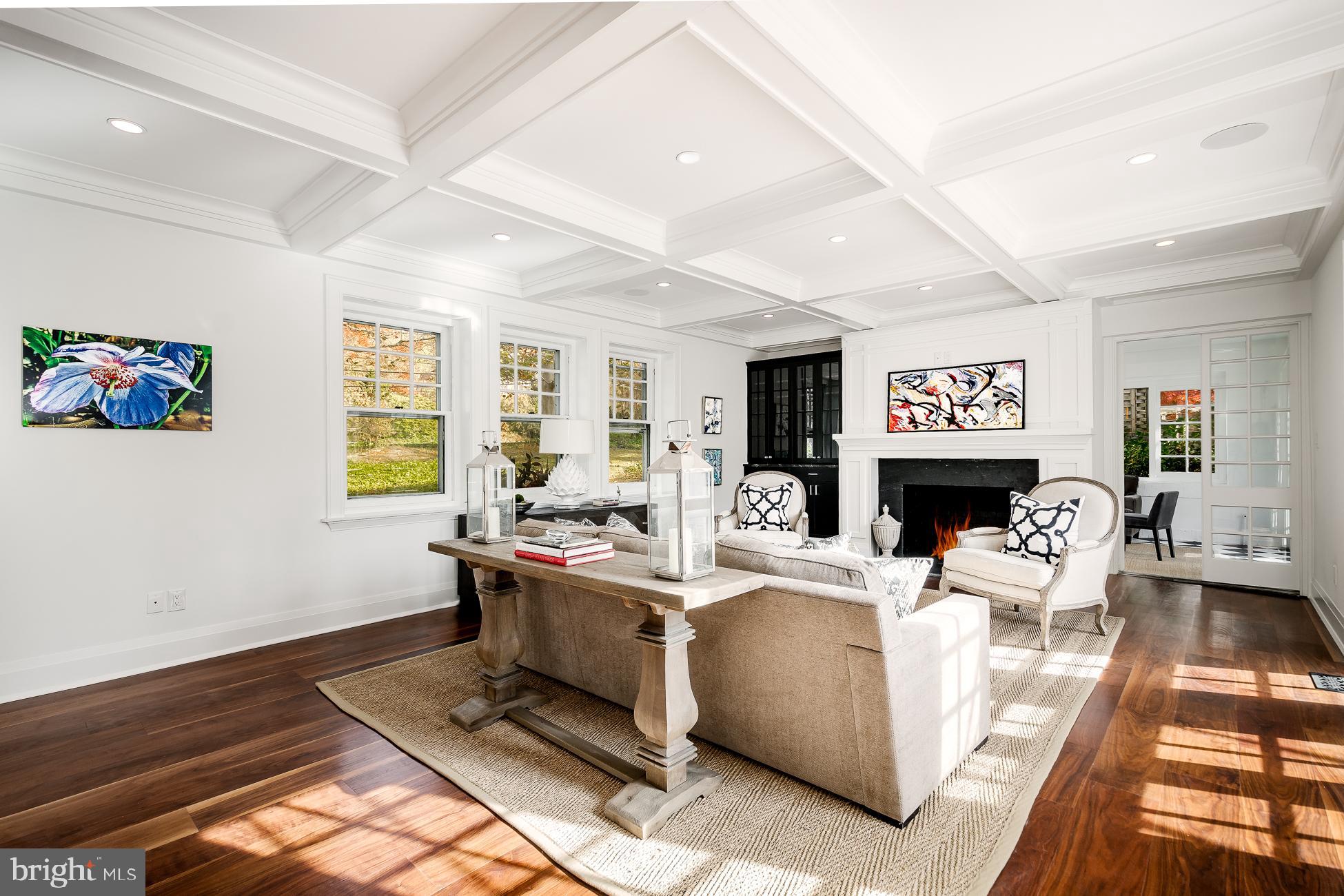 CHESTNUT HILL - Residential