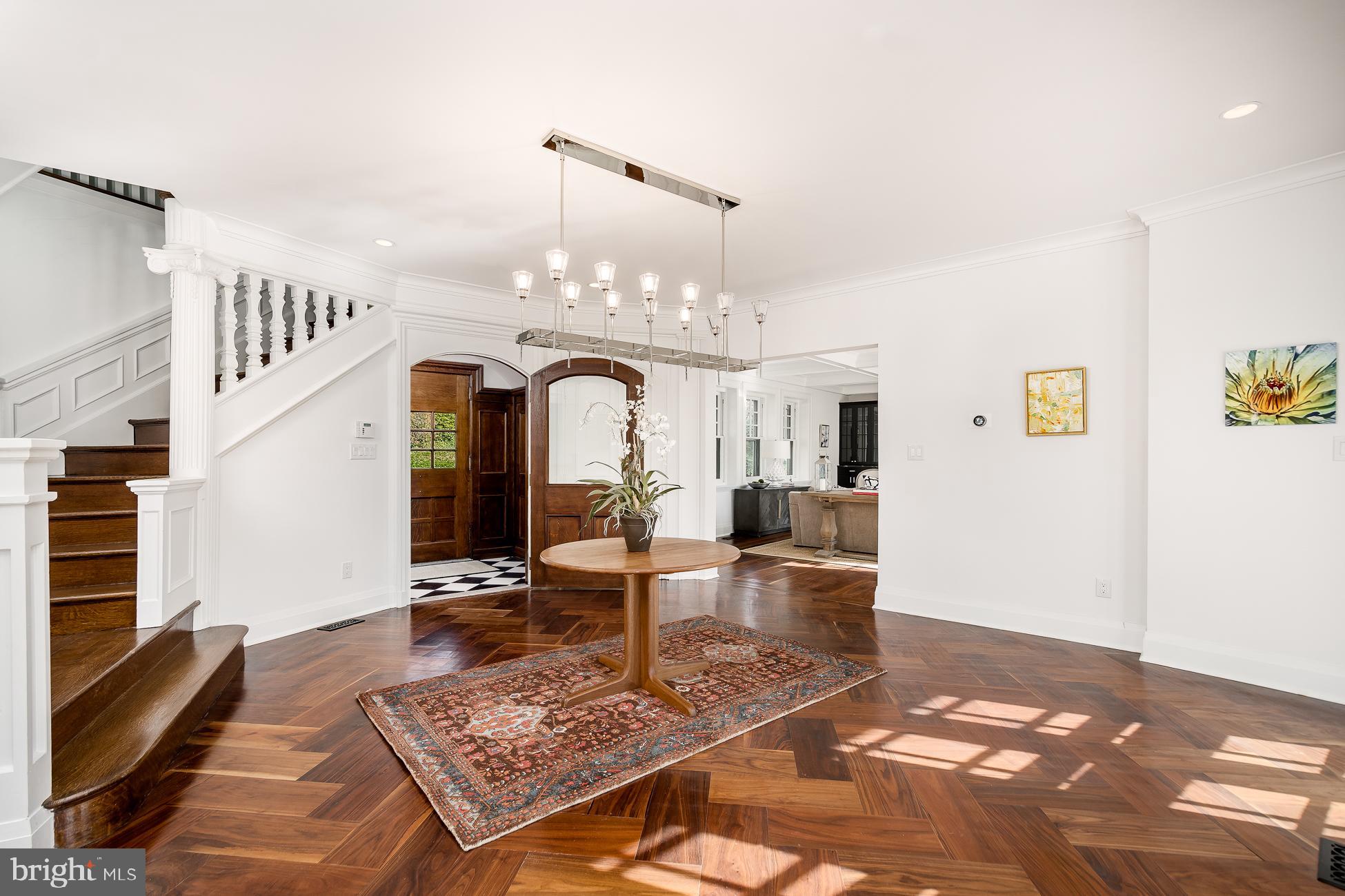 CHESTNUT HILL - Residential