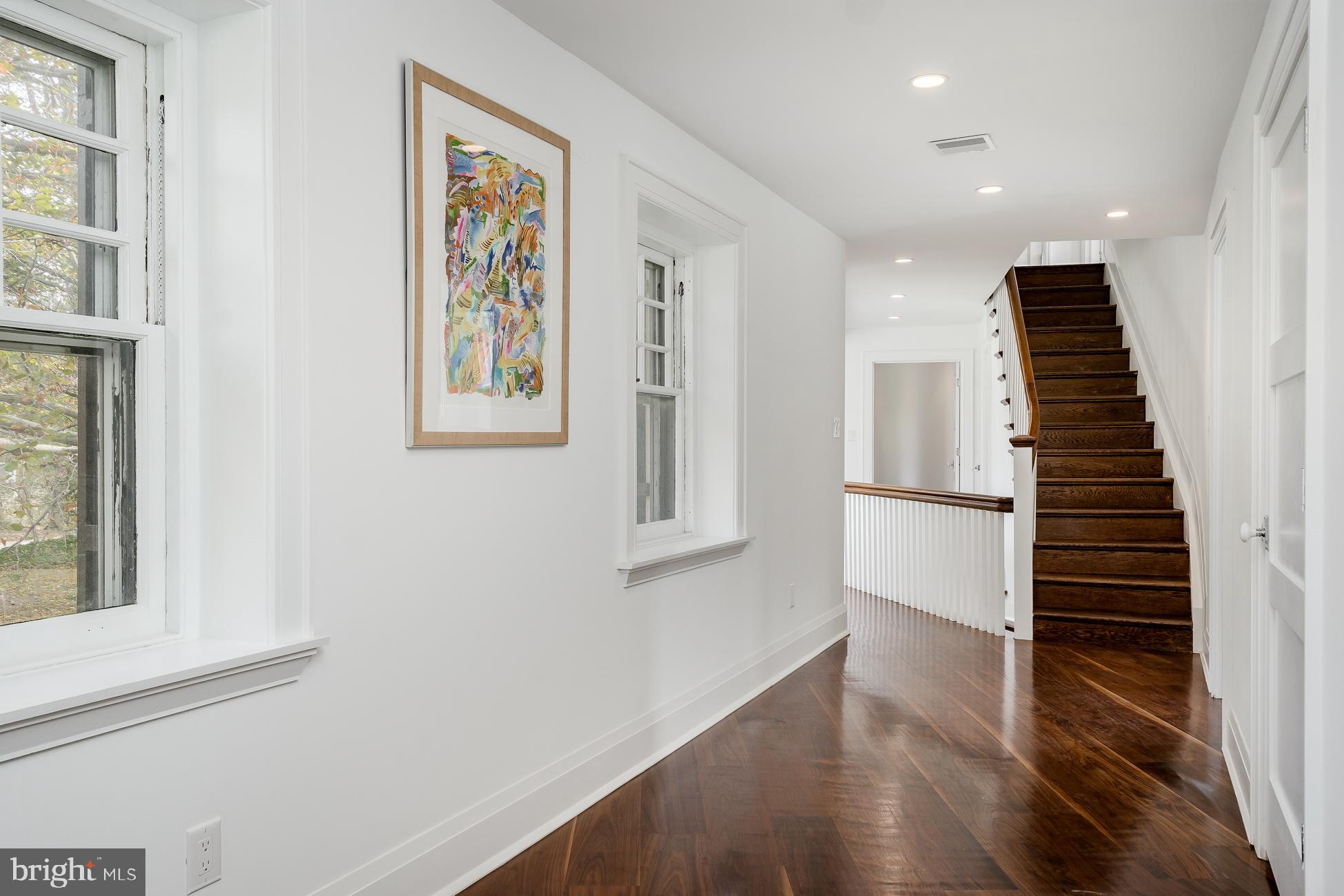 CHESTNUT HILL - Residential