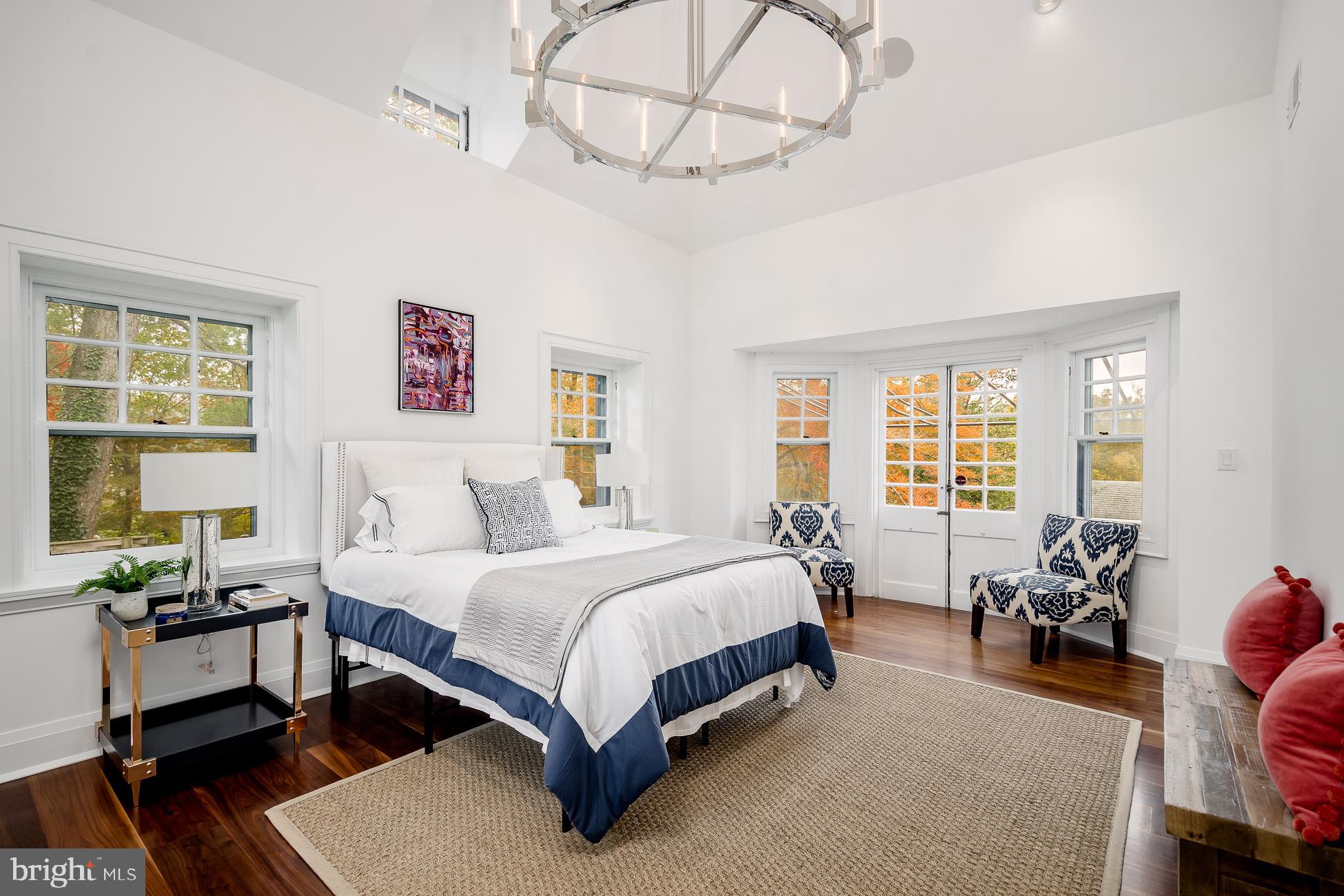 CHESTNUT HILL - Residential