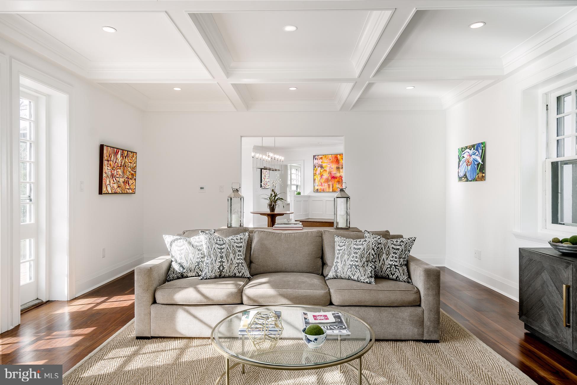 CHESTNUT HILL - Residential