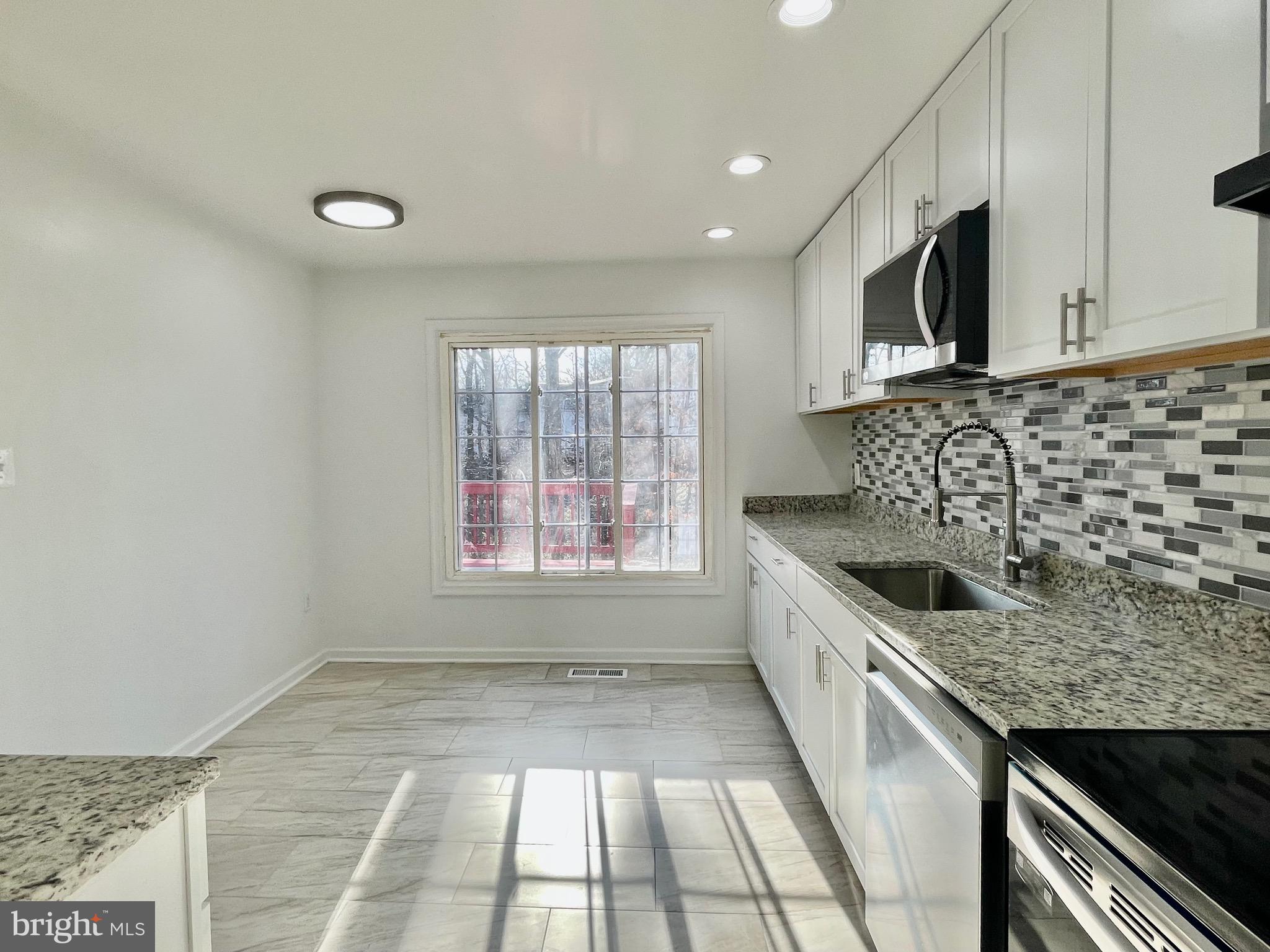 ROLLING BROOK - Residential