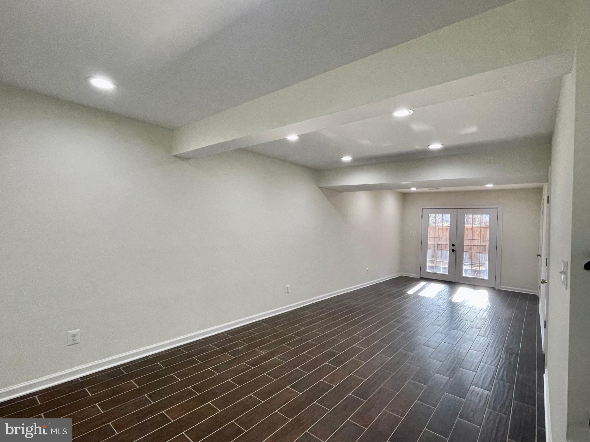 ROLLING BROOK - Residential