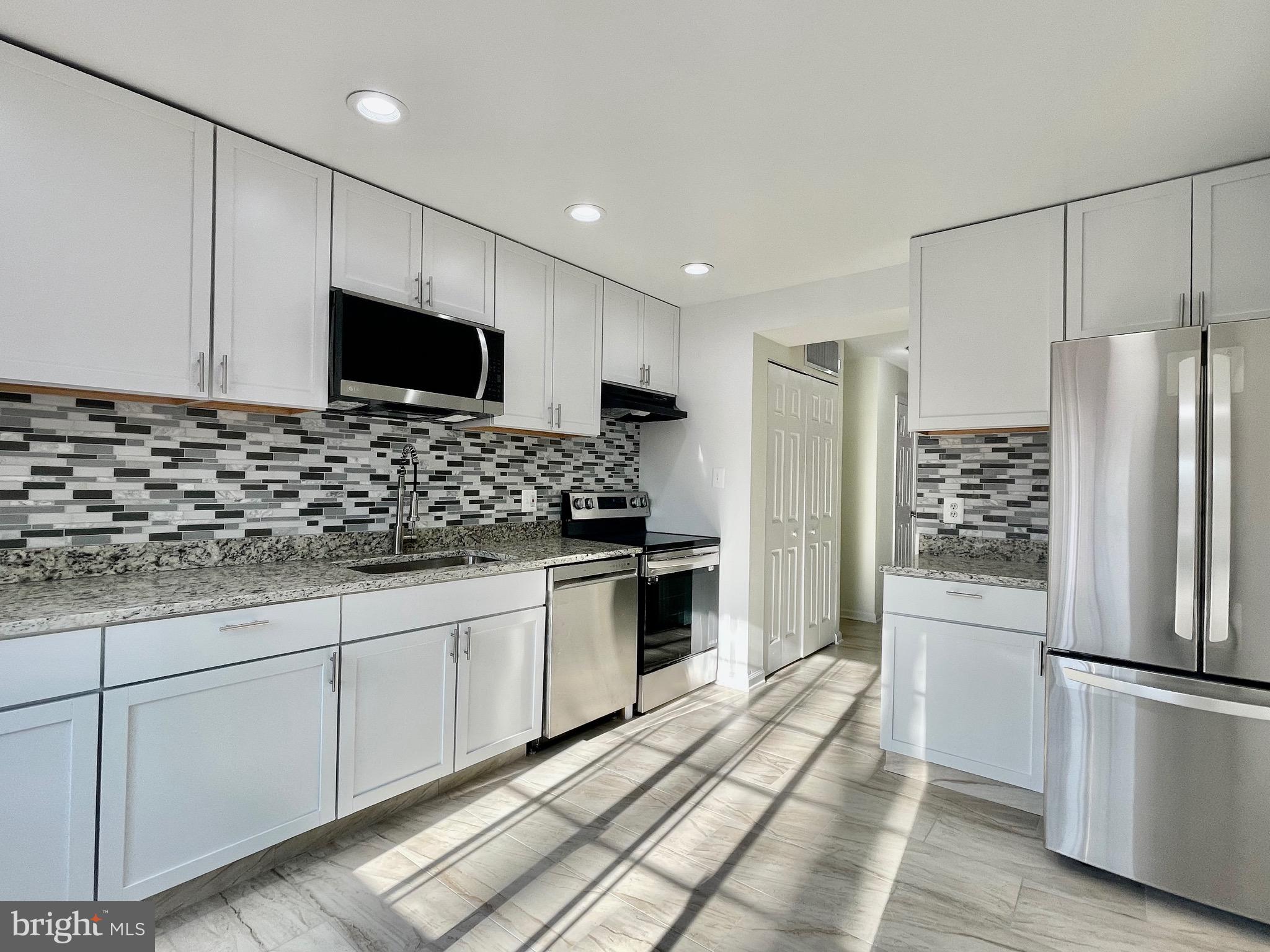 ROLLING BROOK - Residential