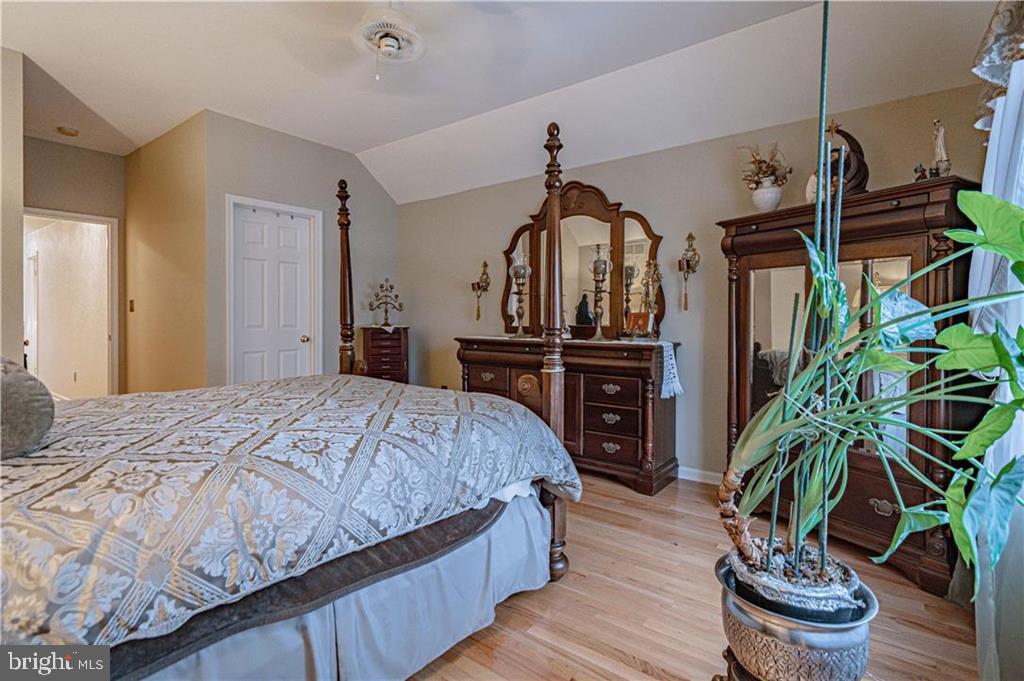 VALLEY GREEN - Residential