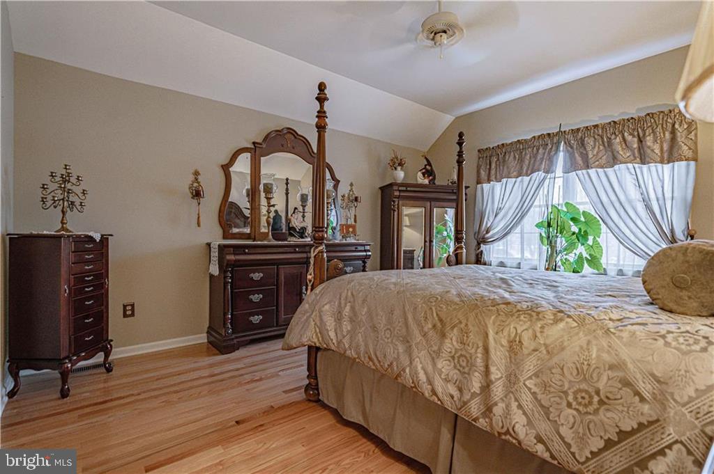 VALLEY GREEN - Residential