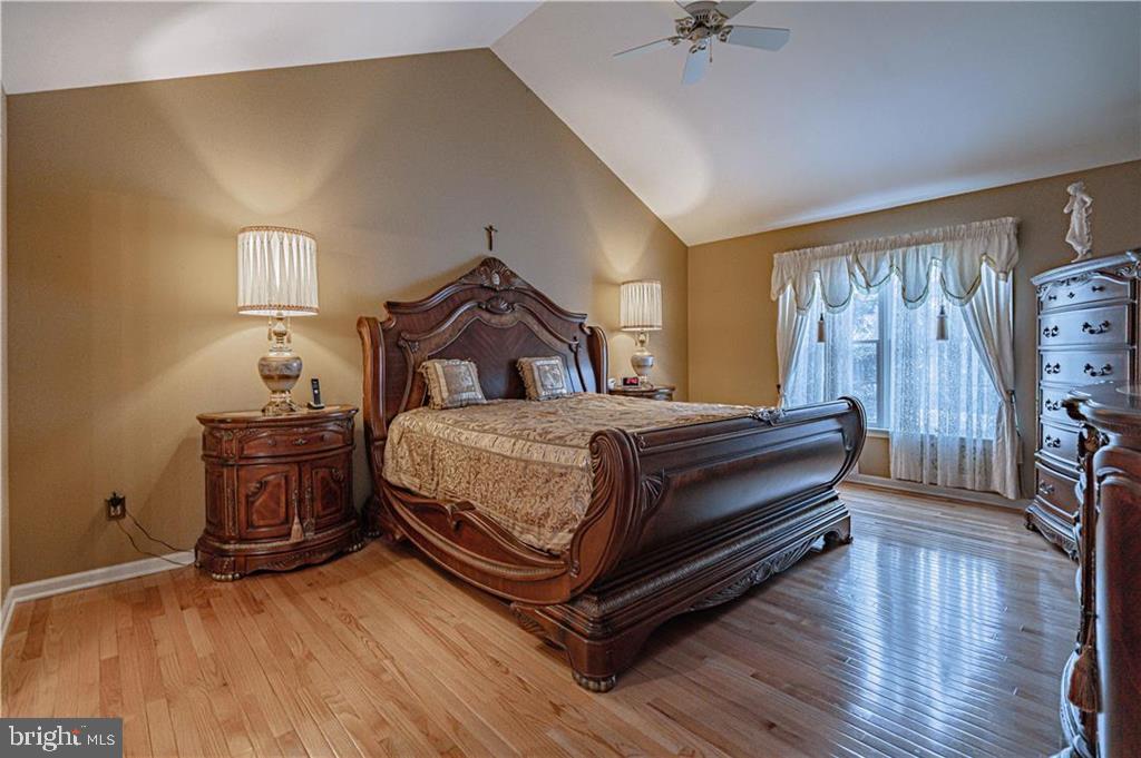 VALLEY GREEN - Residential