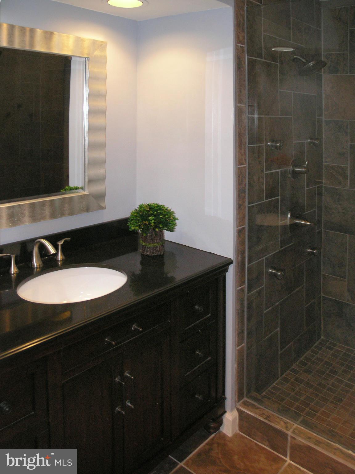 GRAYS POINTE - Residential