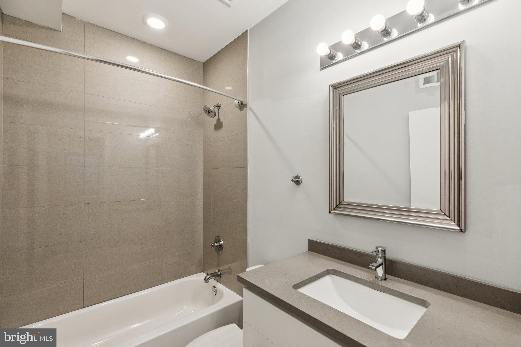 FRANCISVILLE - Residential Lease