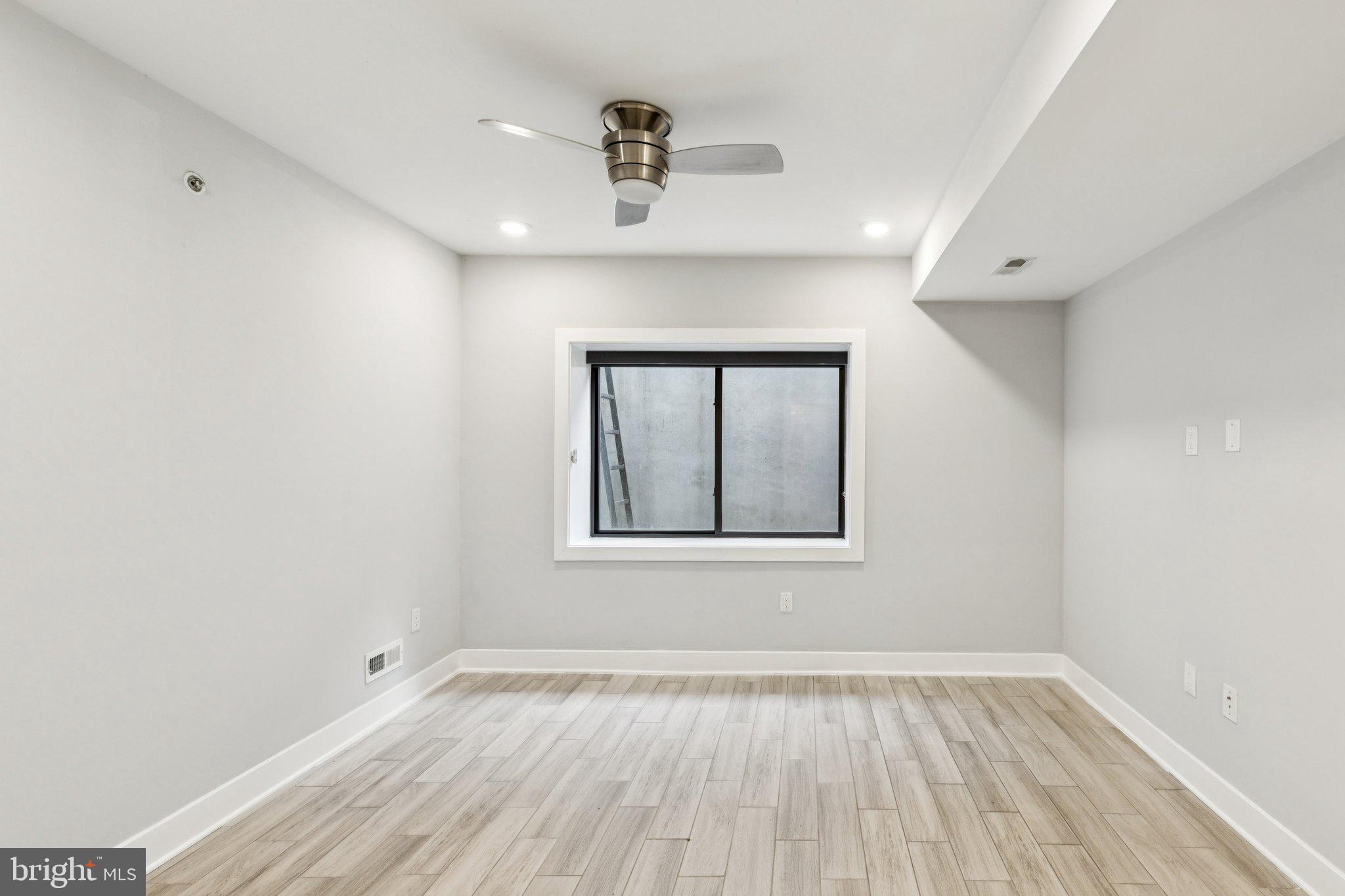 FRANCISVILLE - Residential Lease