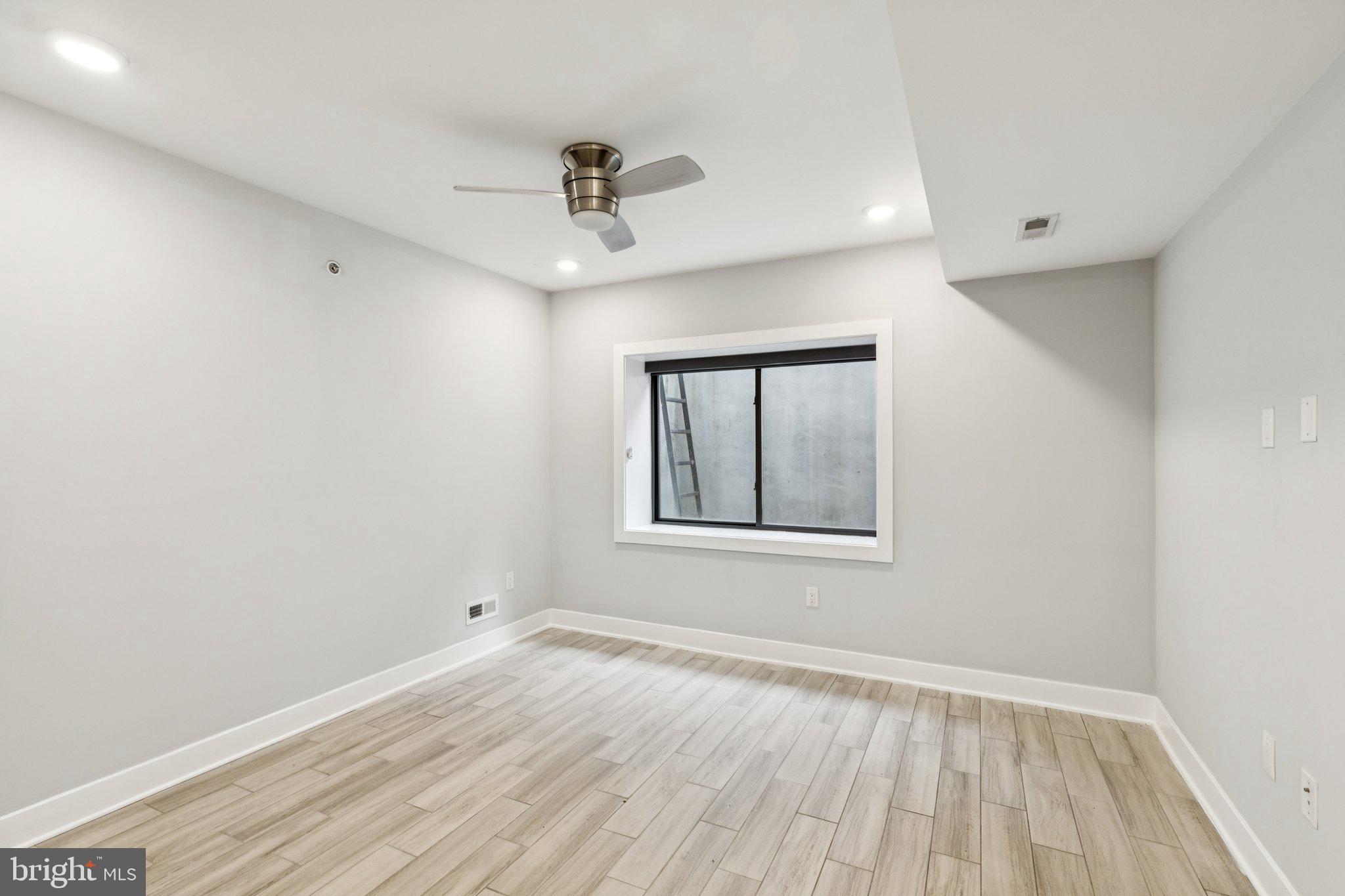 FRANCISVILLE - Residential Lease