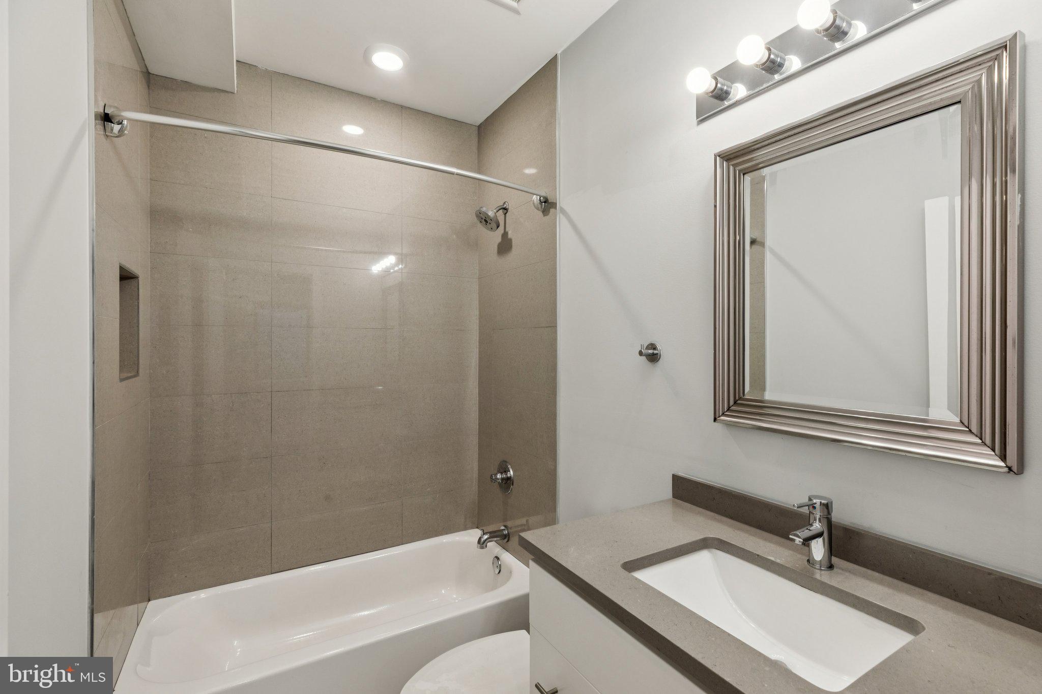 FRANCISVILLE - Residential Lease