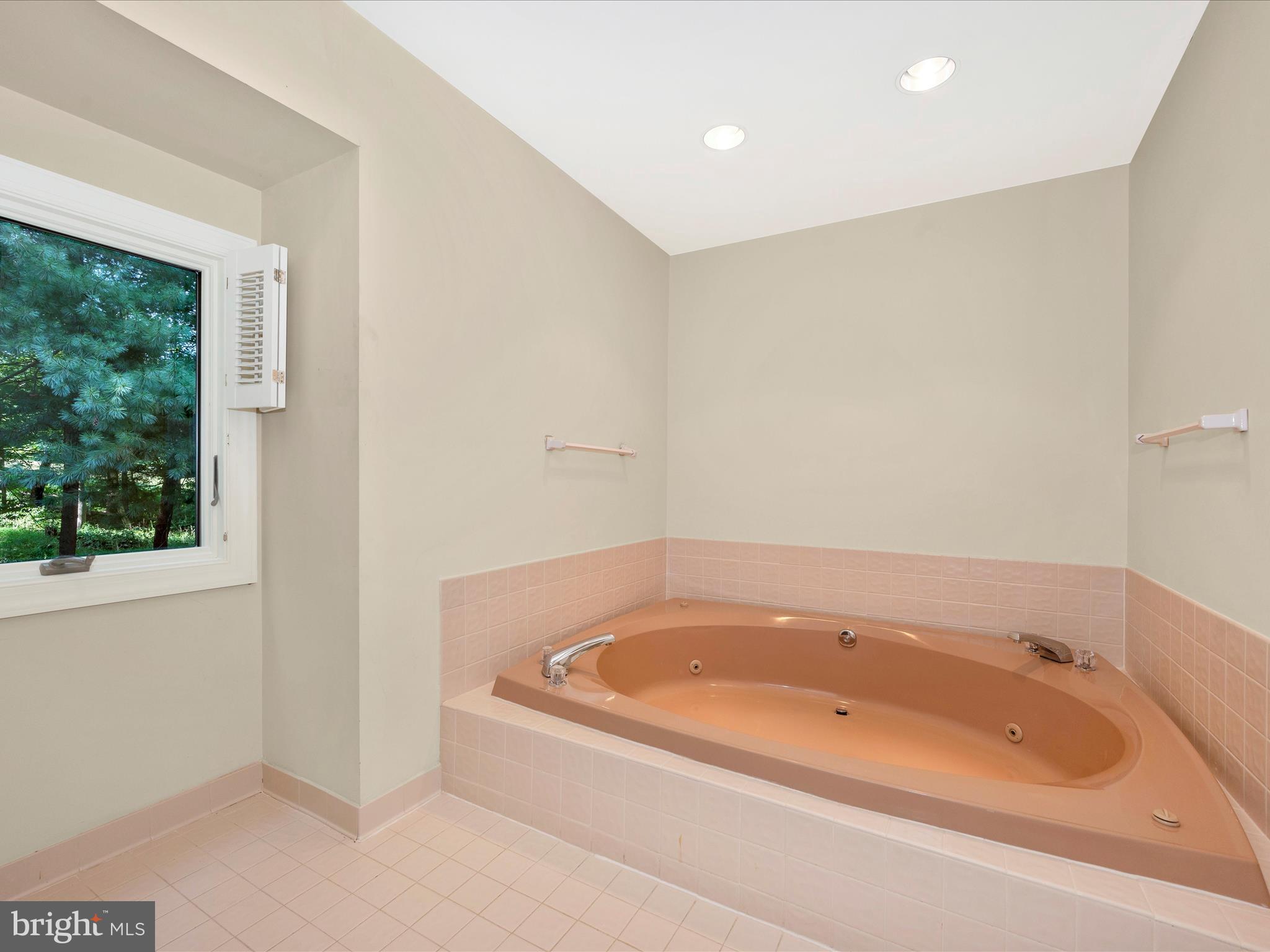 LAKE POTOMAC - Residential